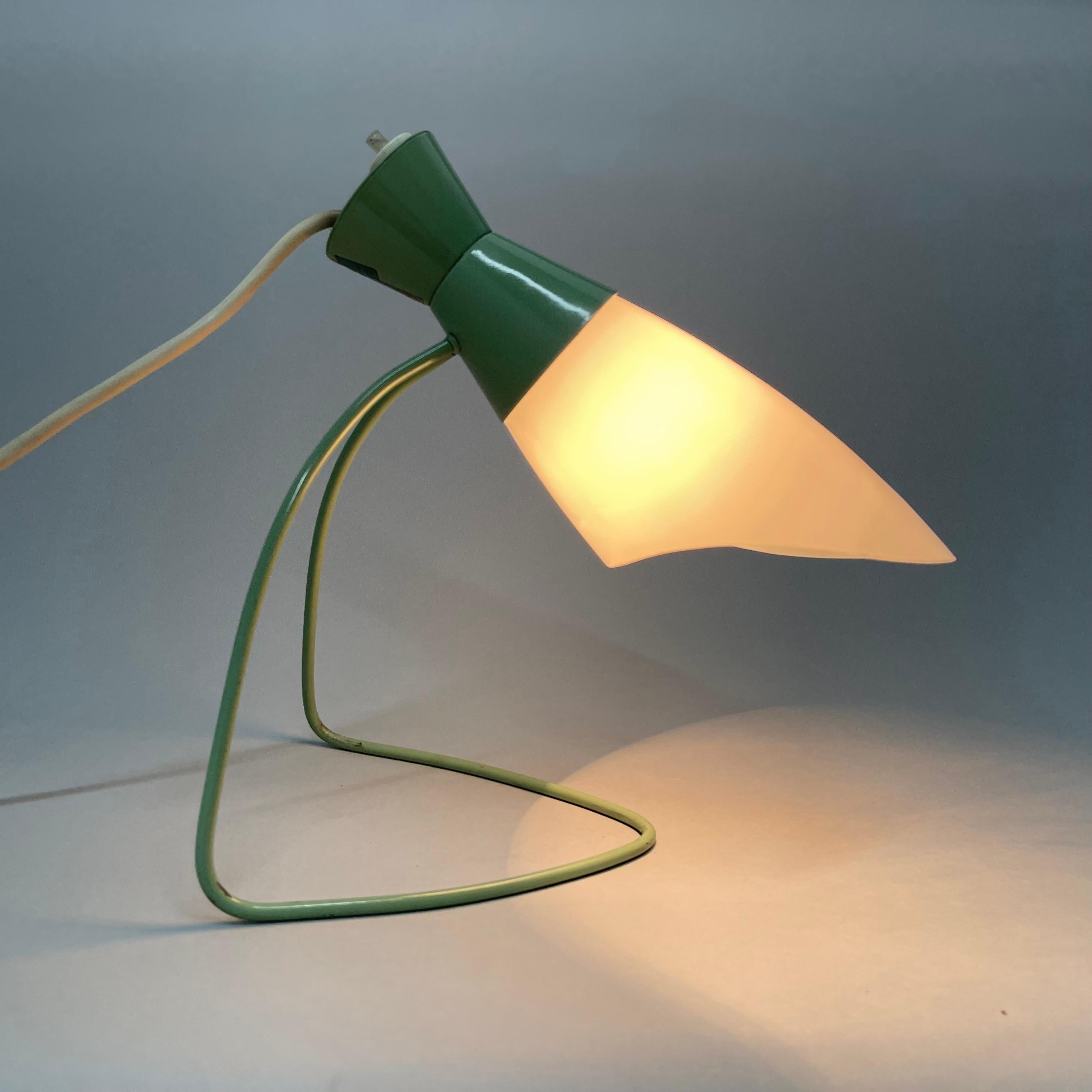 Mid-Century Modern Lampe de bureau des années 1950, modèle 1621, conçue par Josef Hurka pour Napako en vente