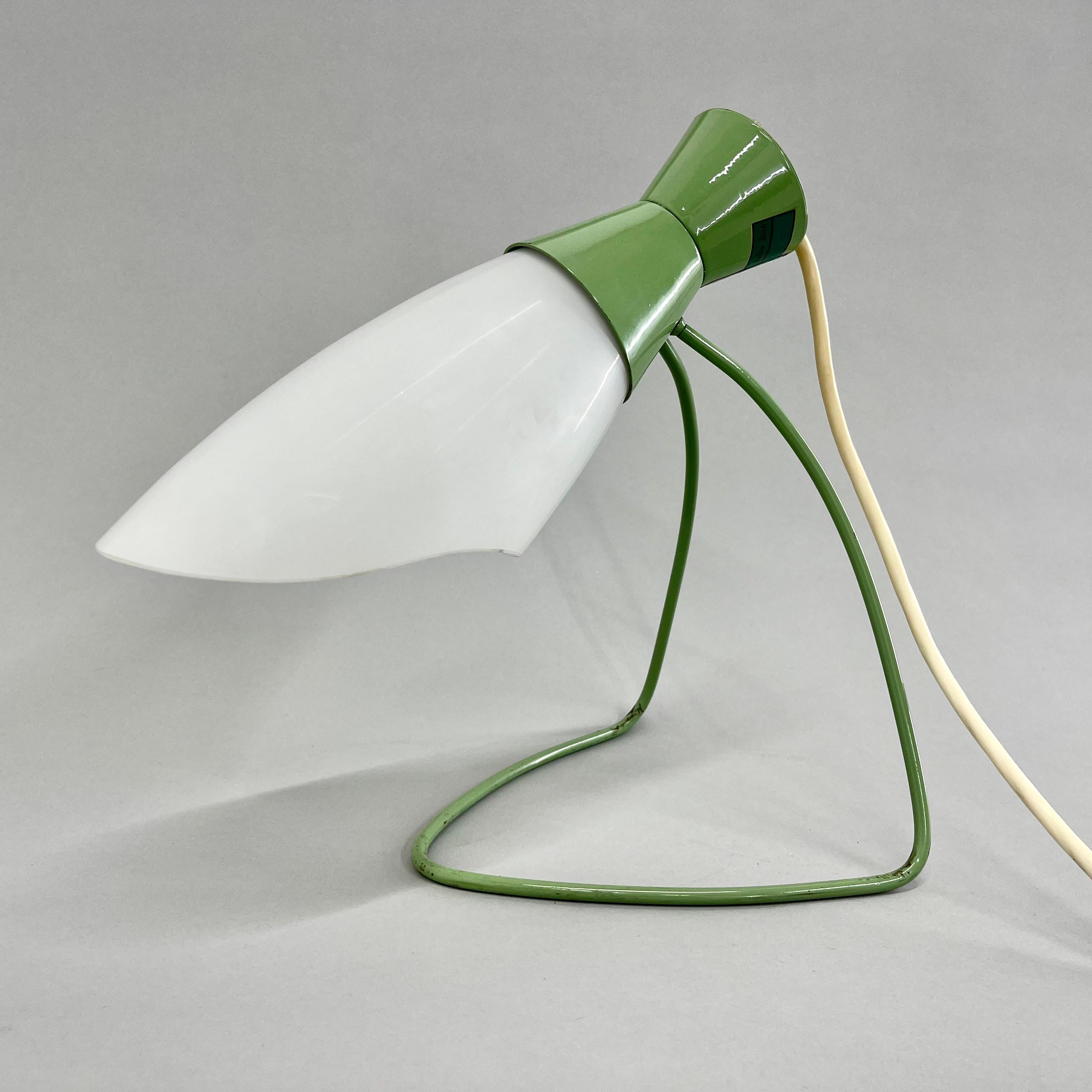 Milieu du XXe siècle Lampe de bureau des années 1950, modèle 1621, conçue par Josef Hurka pour Napako en vente
