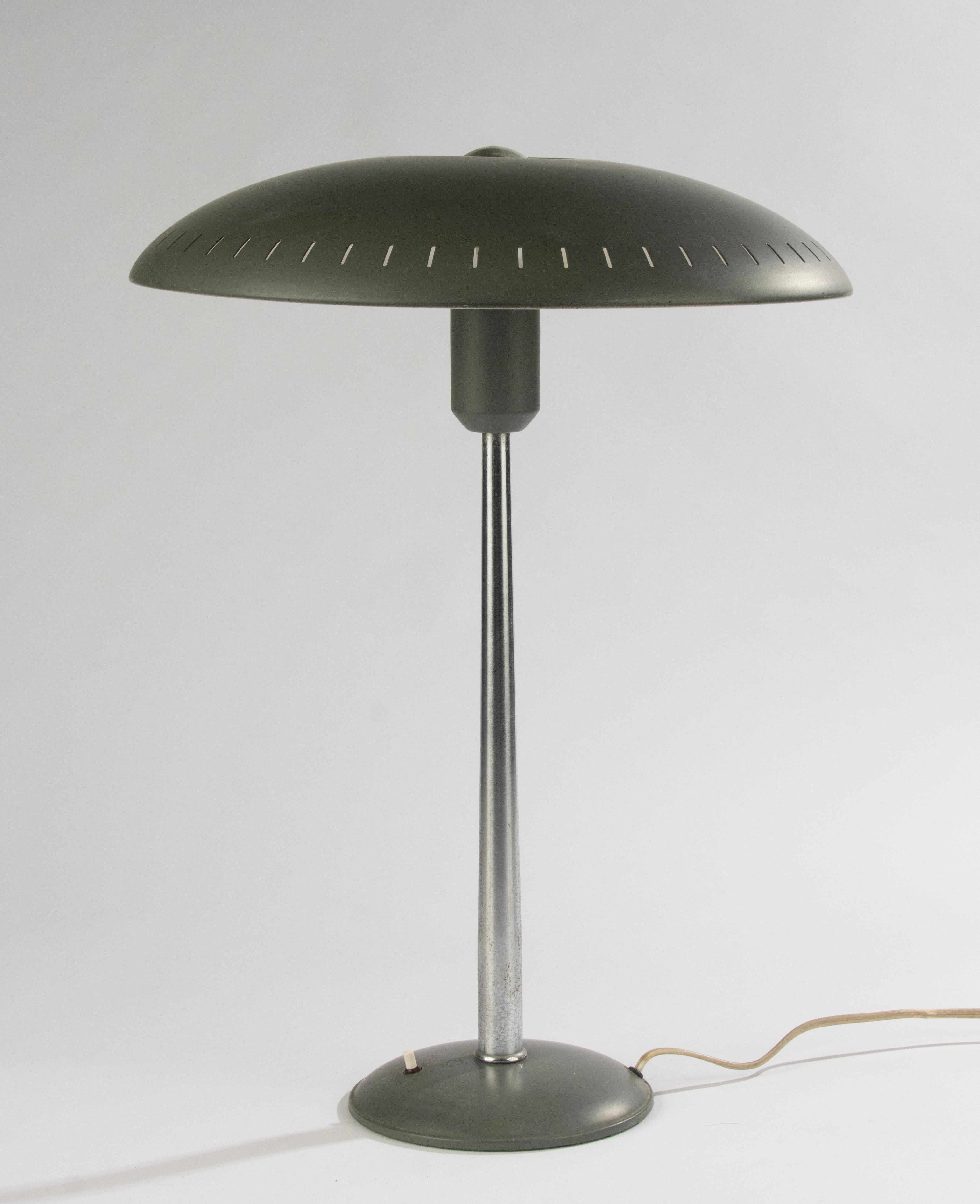 Lampe de table des années 1950 - Philips - Métal - Senior Model - par Louis Kalff en vente 9