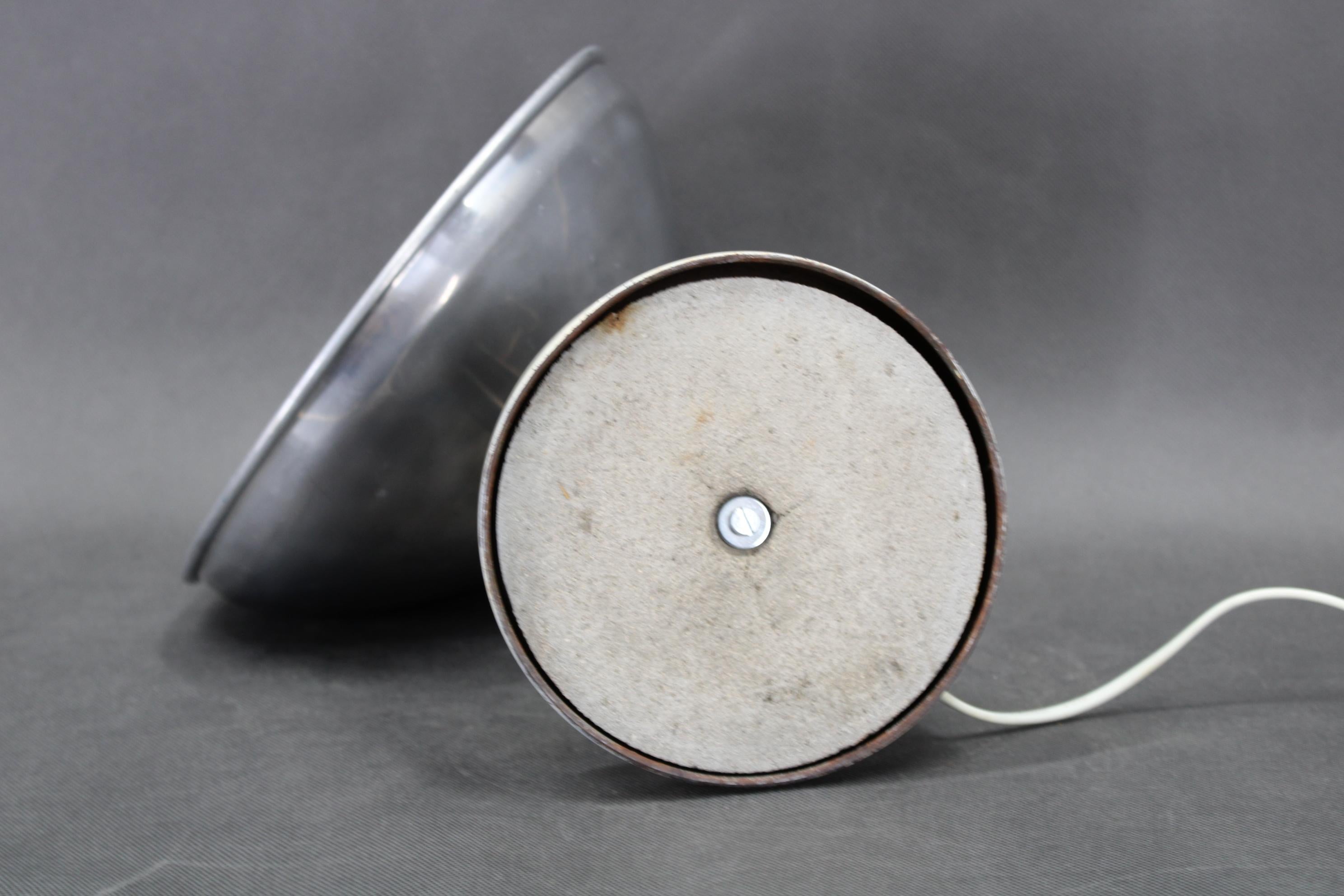 1950s Table Lamp with Aluminium Lampshade, Czechoslovakia en vente 7