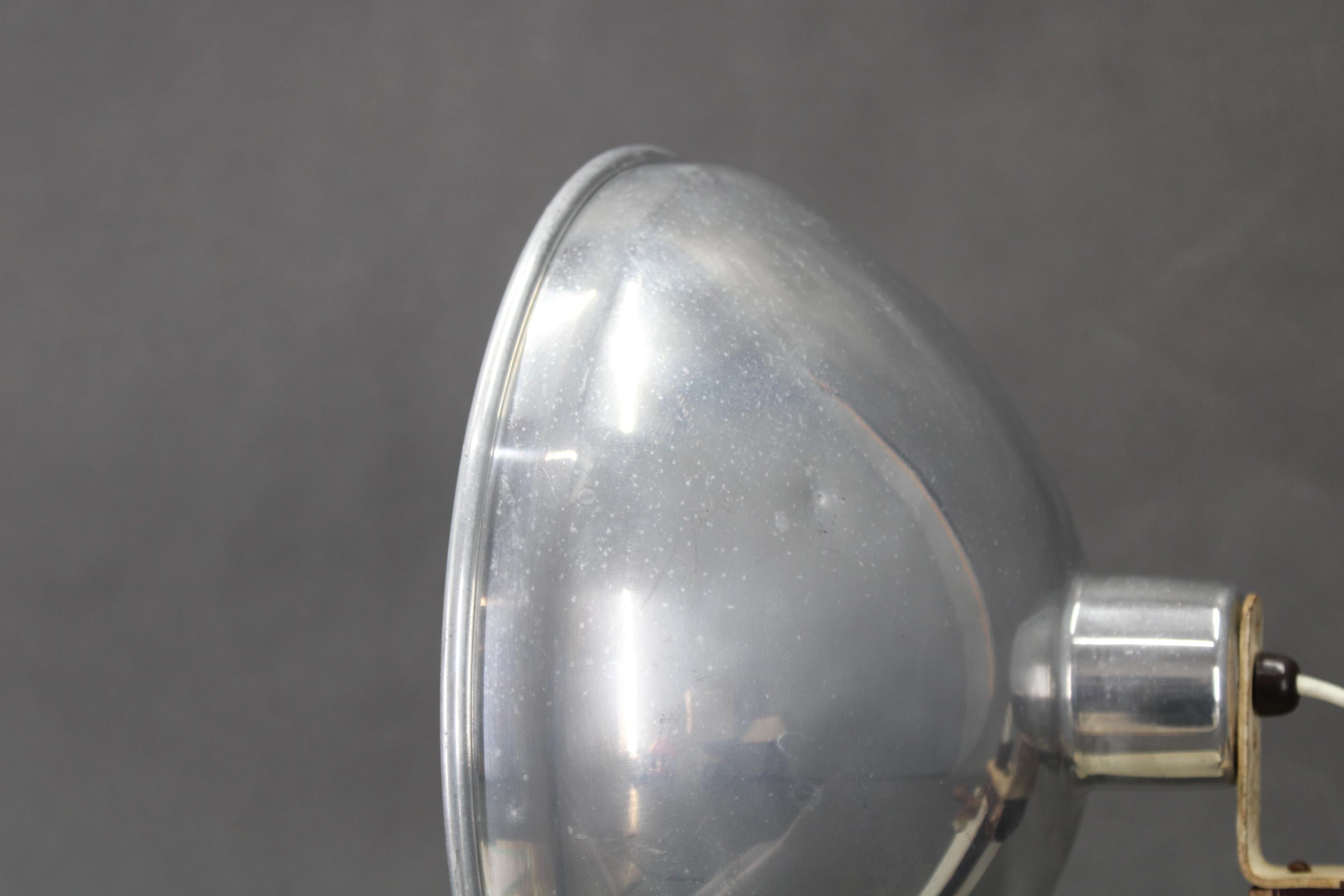 1950s Table Lamp with Aluminium Lampshade, Czechoslovakia en vente 1