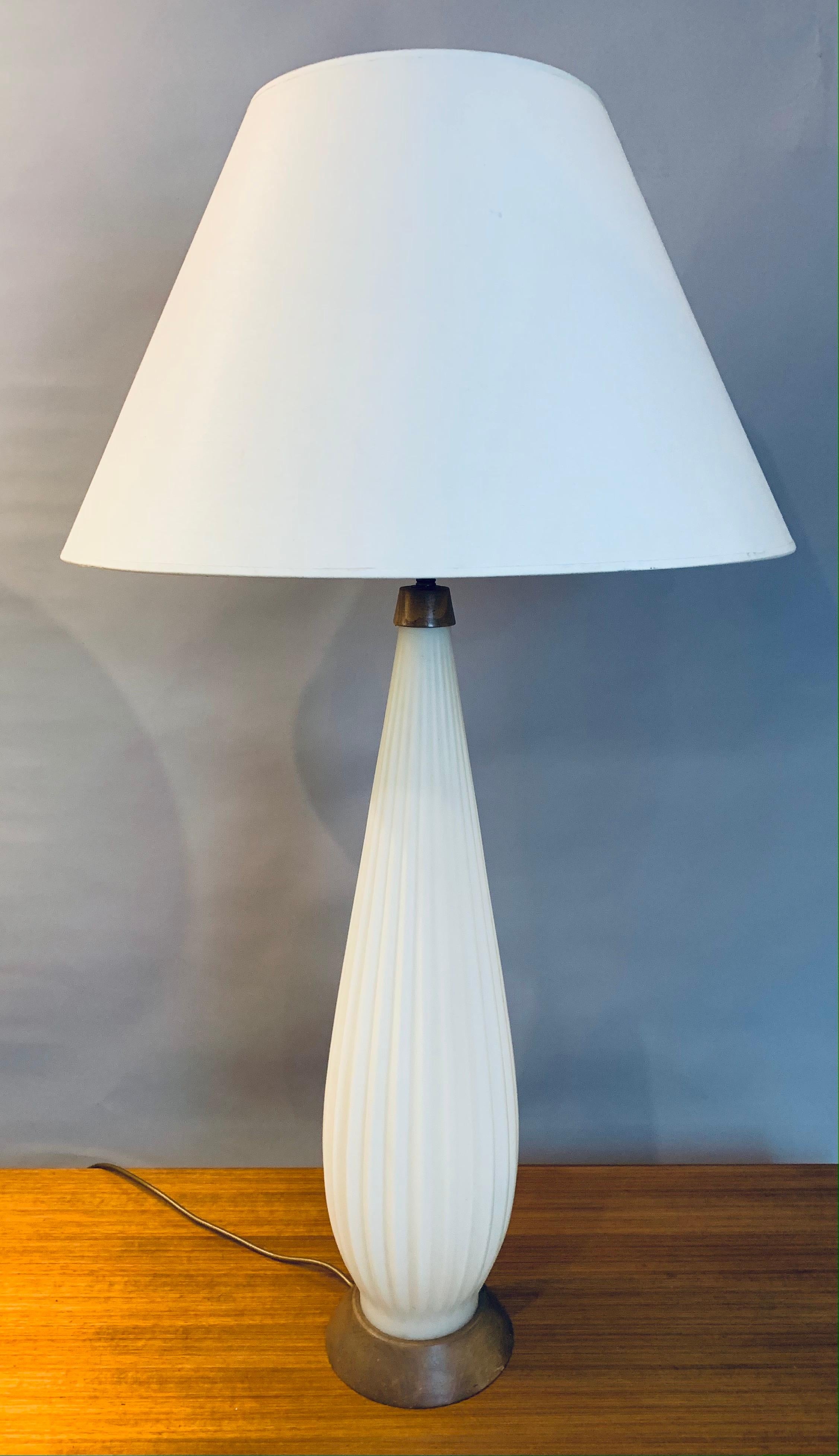 1950s Tall Alfredo Barbini Style Ribbed Opaque White Glass & Wood Table Lamp 6