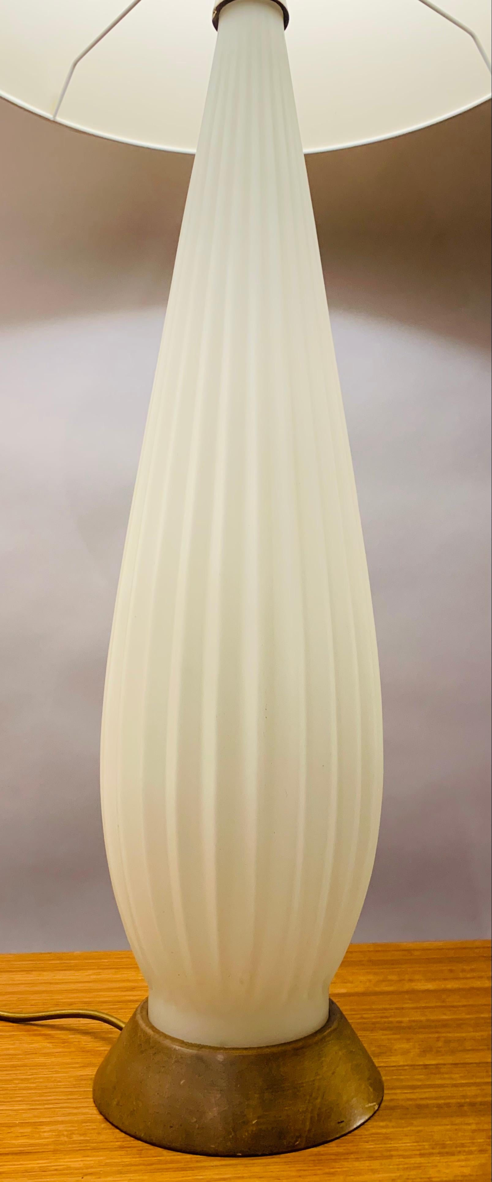 1950s Tall Alfredo Barbini Style Ribbed Opaque White Glass & Wood Table Lamp 3