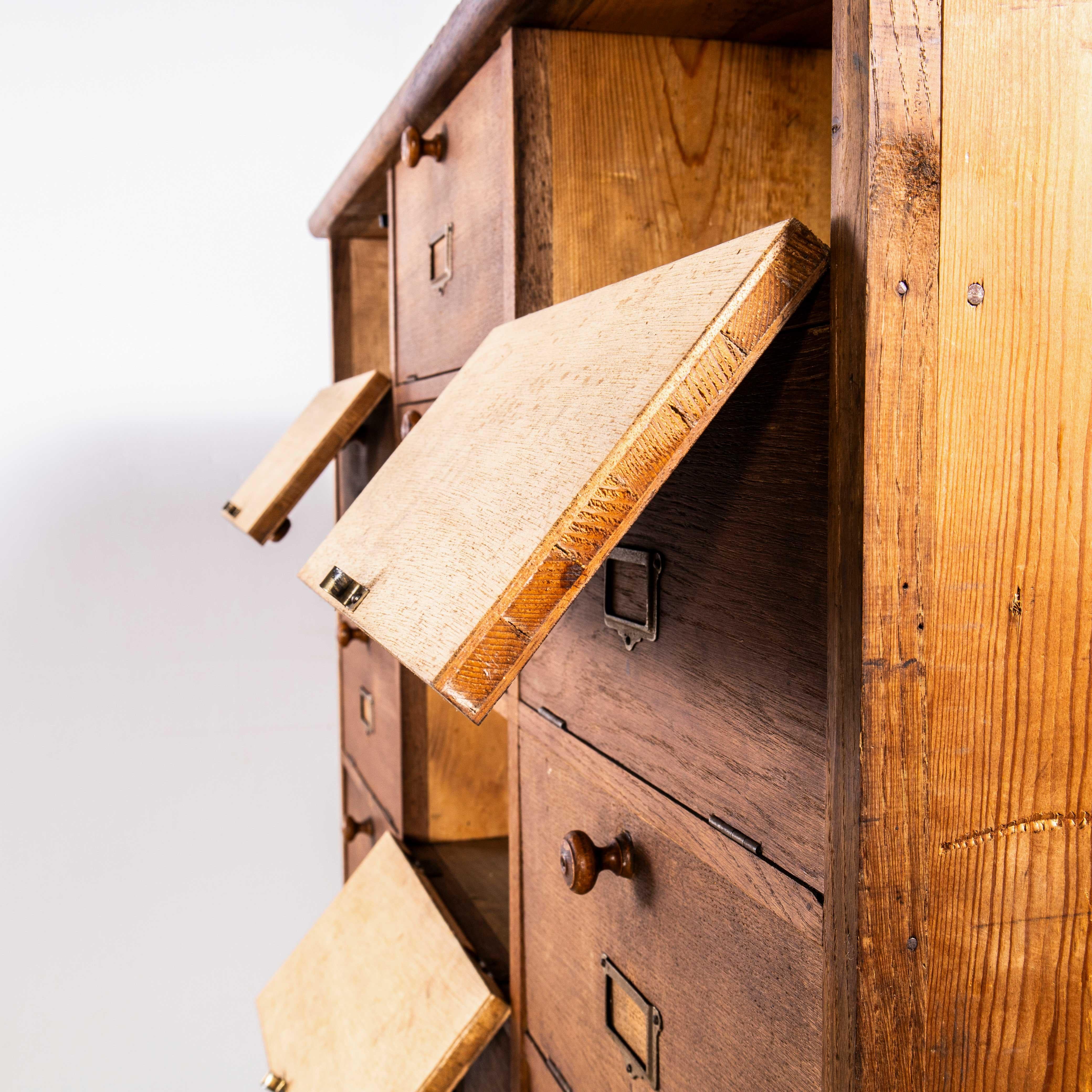 Grande armoire Klappet française des années 1950 - vingt-quatre-quatre Klappets en vente 3