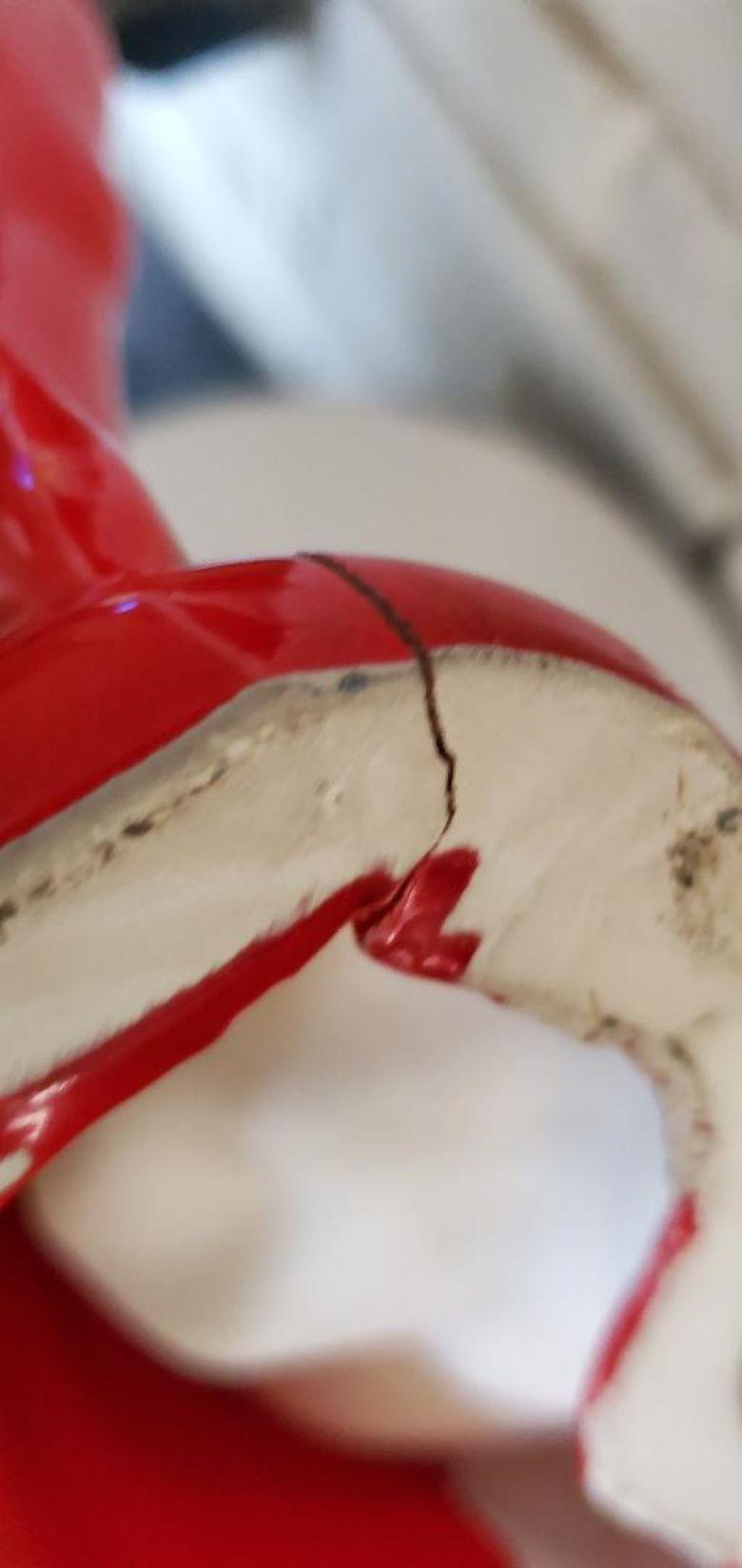 1950 Alta statuetta in ceramica rossa lucida di un torero Matador dorata Bella in vendita 10