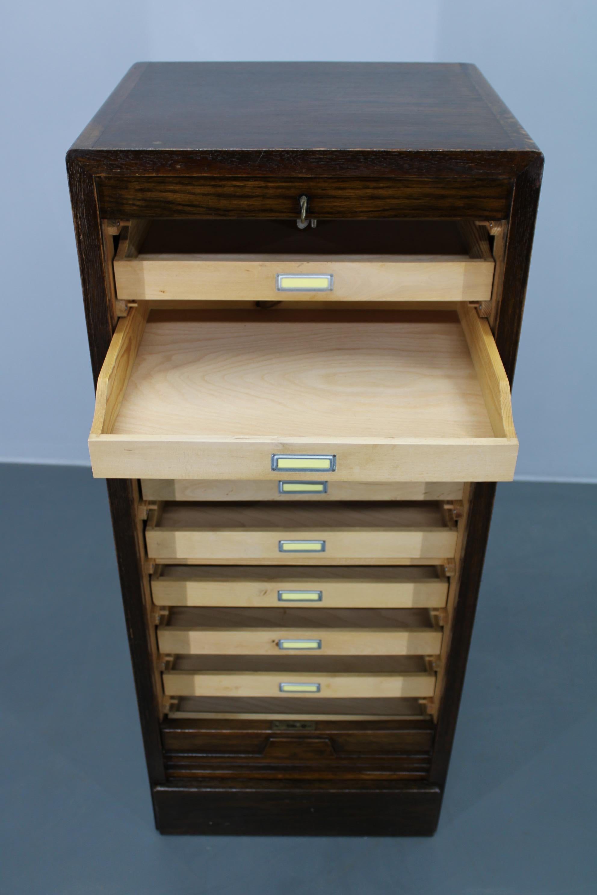 Armoire de bureau à rideau en bois des années 1950 en vente 3