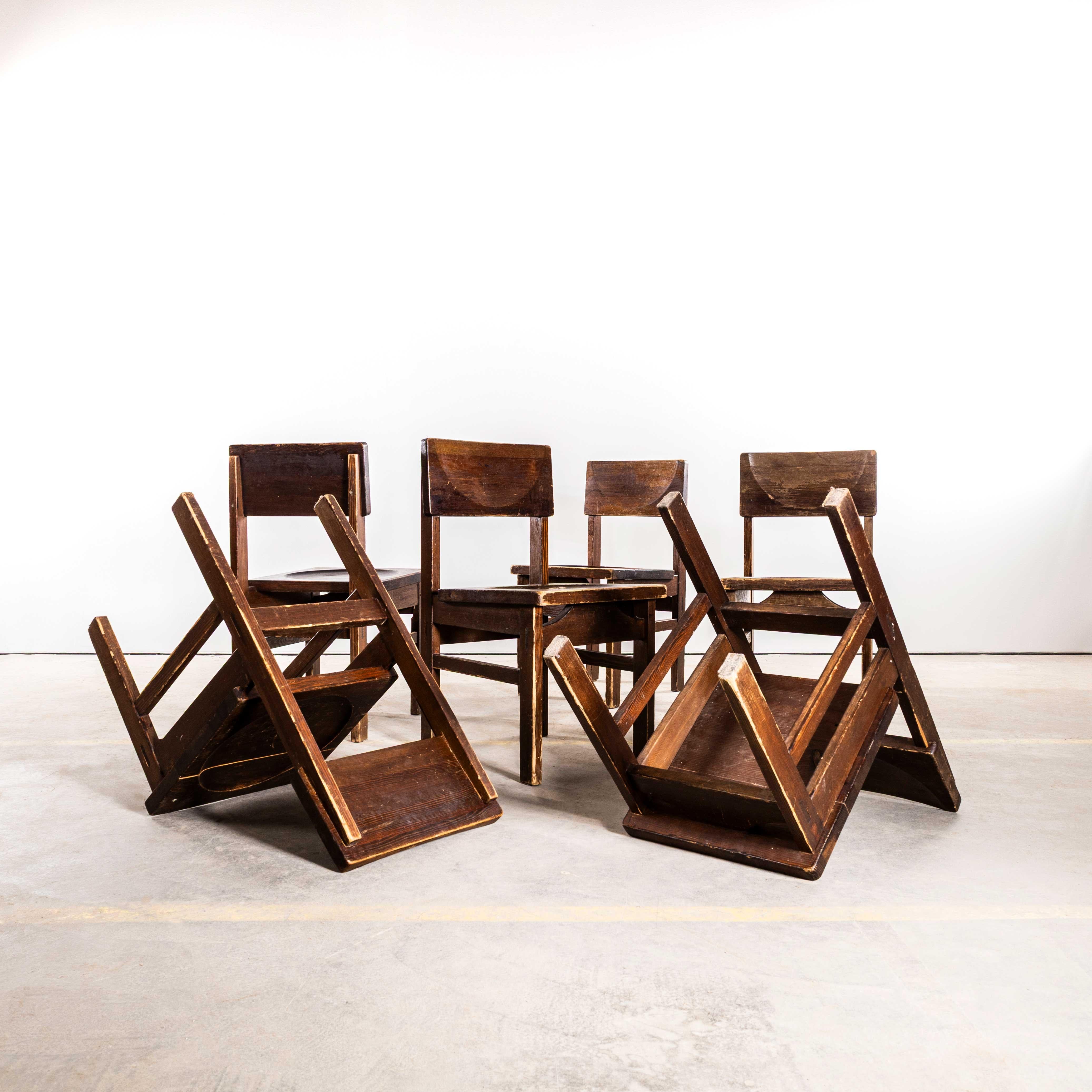 Chaises de salle à manger cubiques en pitch-pine bronzé des années 1950 en vente 1