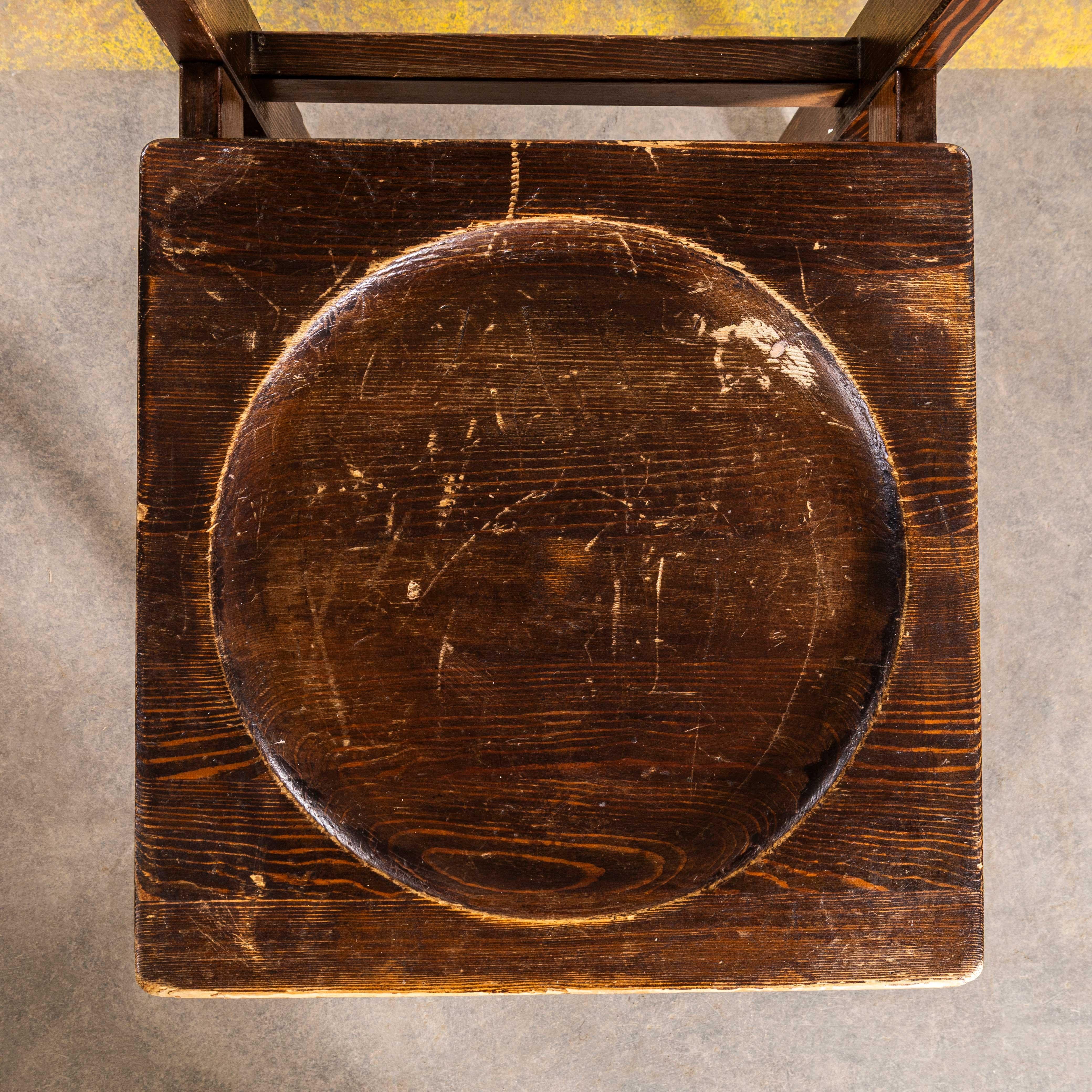 Chaises de salle à manger cubiques en pitch-pine bronzé des années 1950 en vente 4