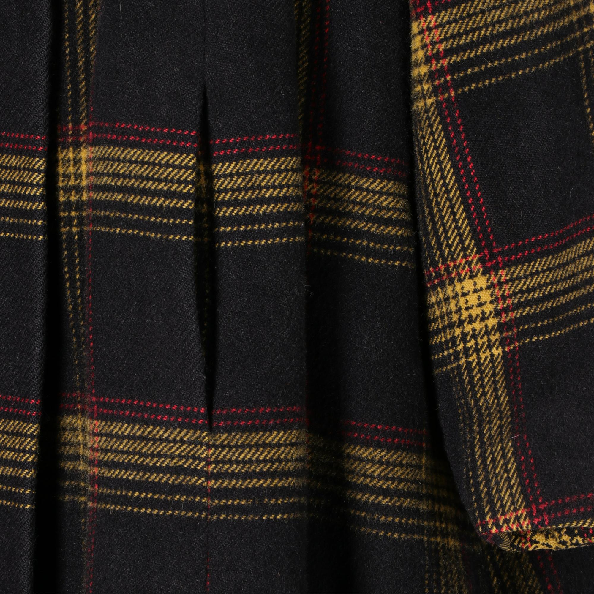 1950s Tartan Black And Yellow Coat In Excellent Condition In Lugo (RA), IT