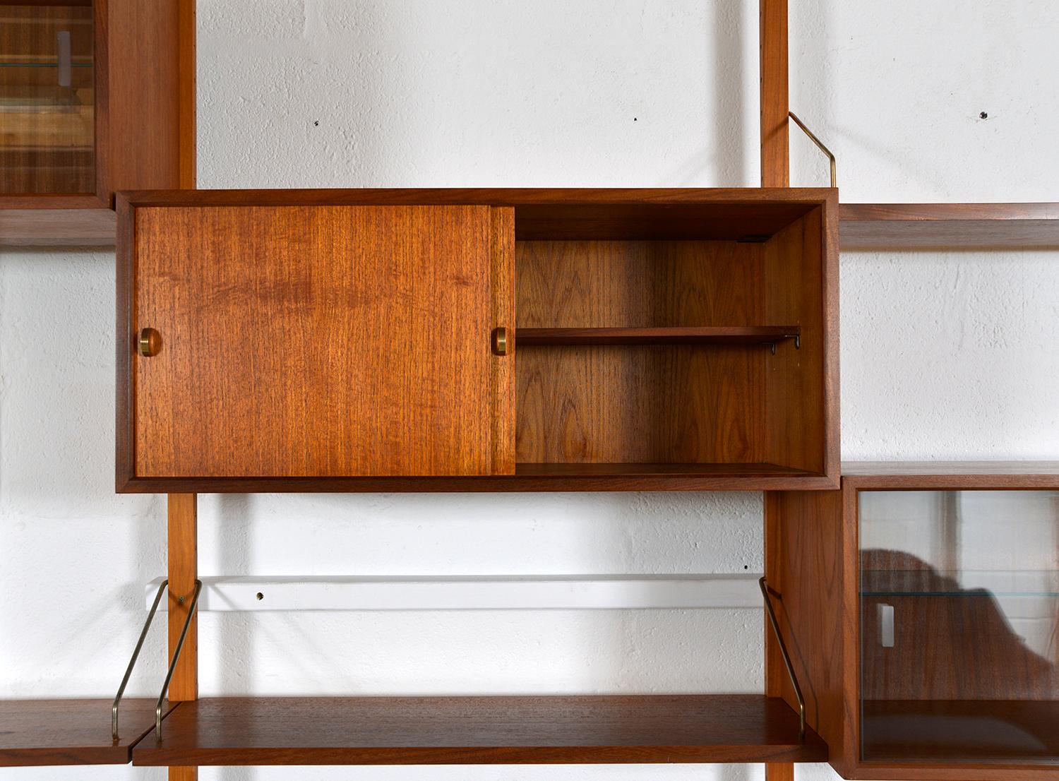 1950s Teak 4-Bay Modular Danish Royal System Shelving Poul Cadovius Bar 17 piece 4