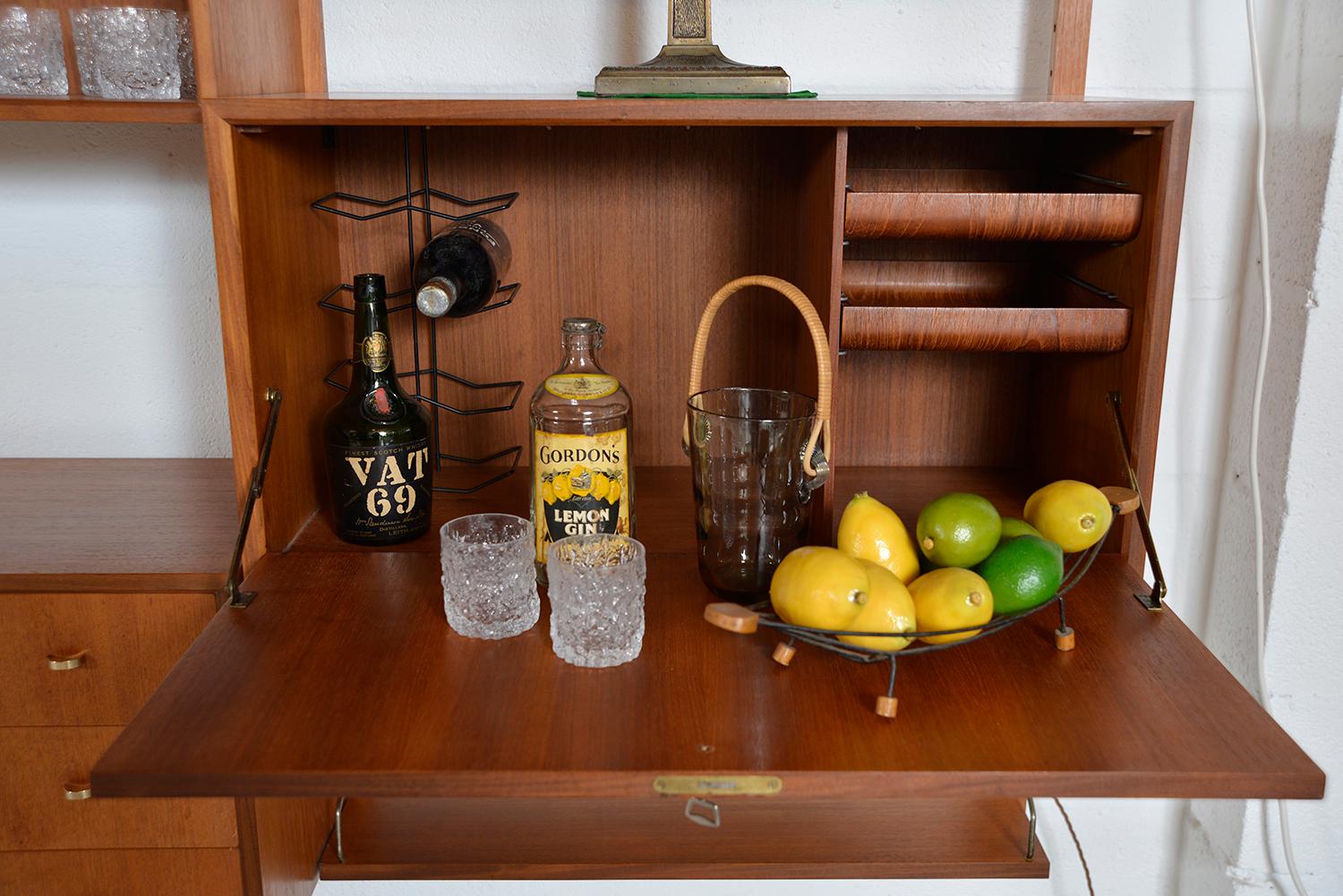 1950s Teak 4-Bay Modular Danish Royal System Shelving Poul Cadovius Bar 17 piece 9