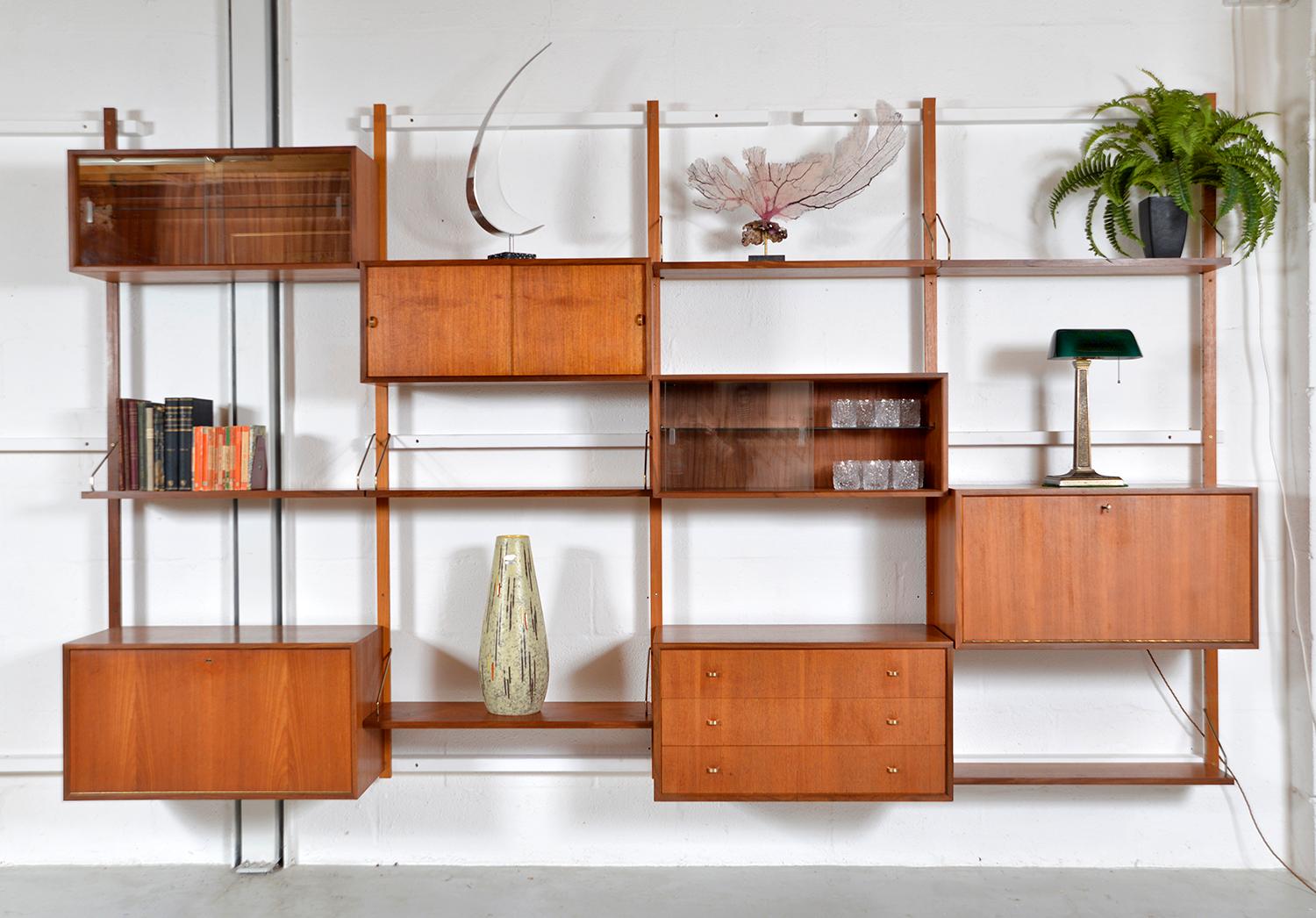 Mid-Century Modern 1950s Teak 4-Bay Modular Danish Royal System Shelving Poul Cadovius Bar 17 piece