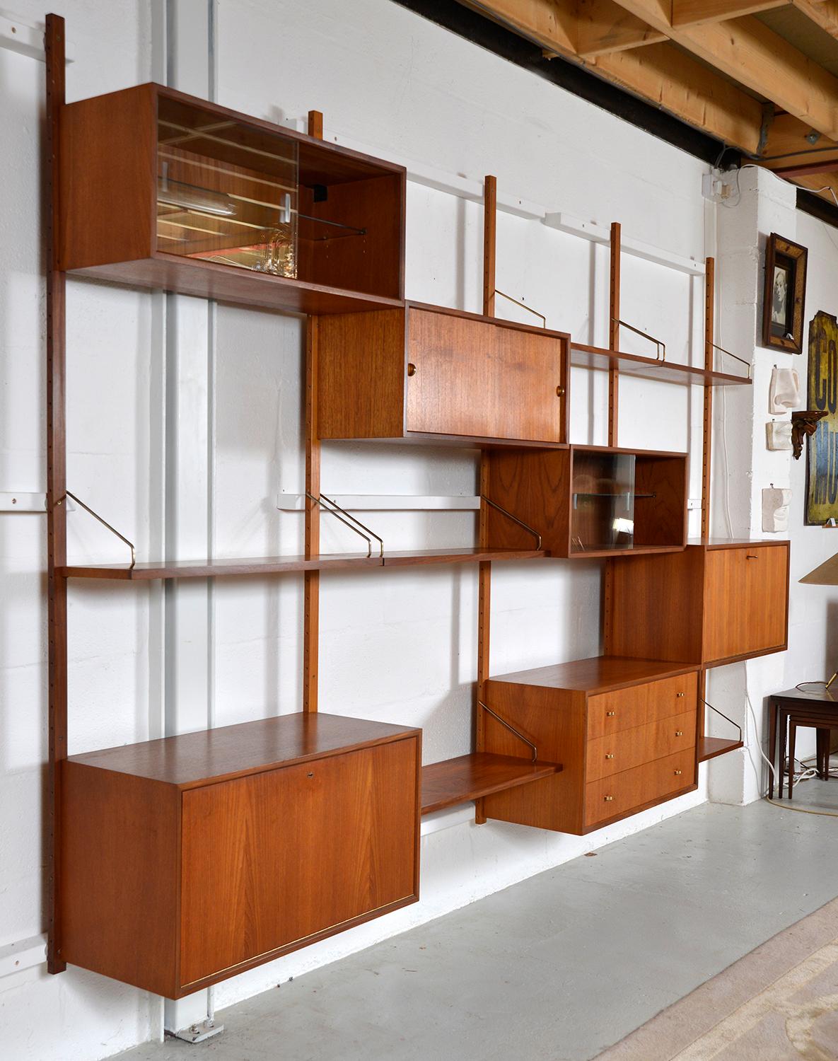 1950s Teak 4-Bay Modular Danish Royal System Shelving Poul Cadovius Bar 17 piece In Good Condition In Sherborne, Dorset