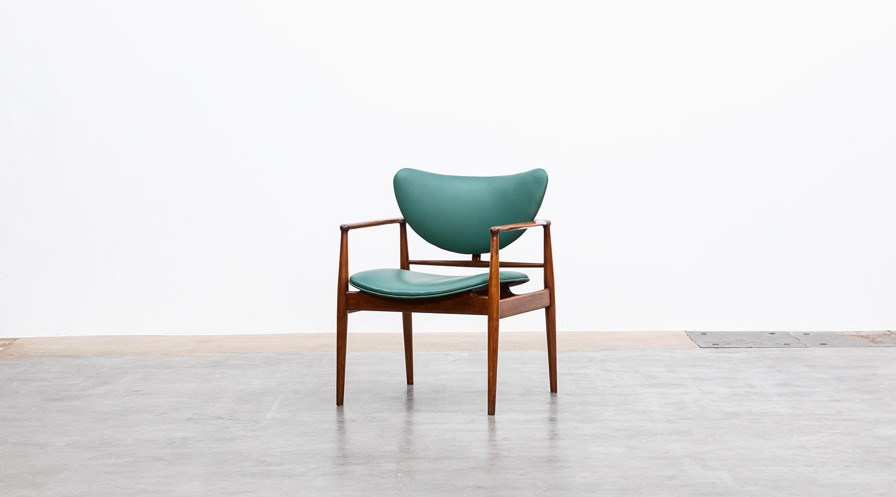 Mid-Century Modern 1950s Teak and green faux leather Chair by Finn Juhl For Sale