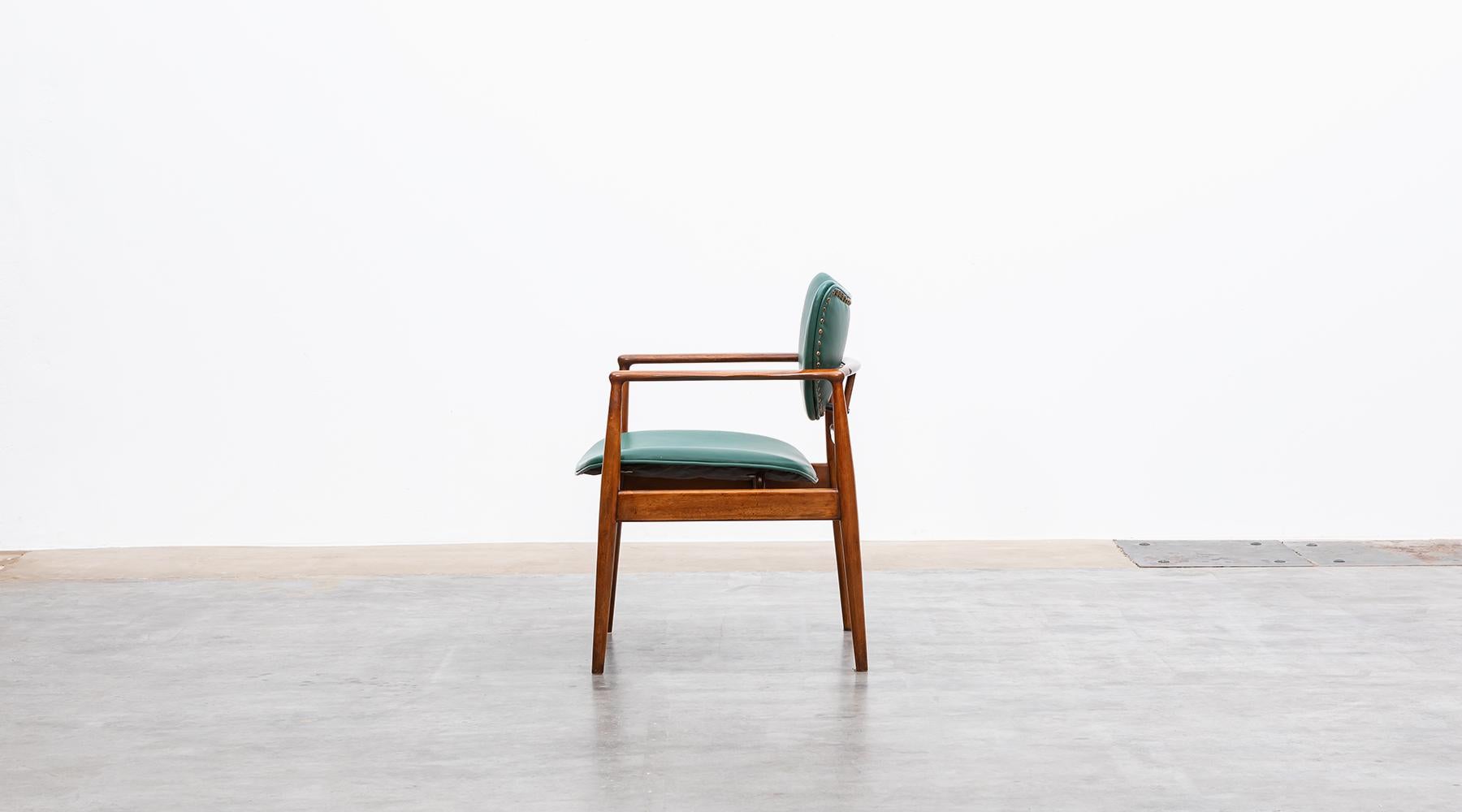 Mid-20th Century 1950s Teak and green faux leather Chair by Finn Juhl For Sale