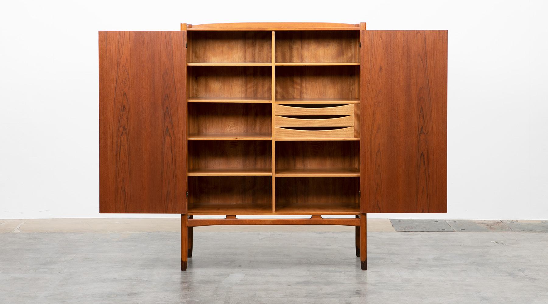 1950s Teak and Oak Frame Highboard by Yngve Ekström In Excellent Condition In Frankfurt, Hessen, DE