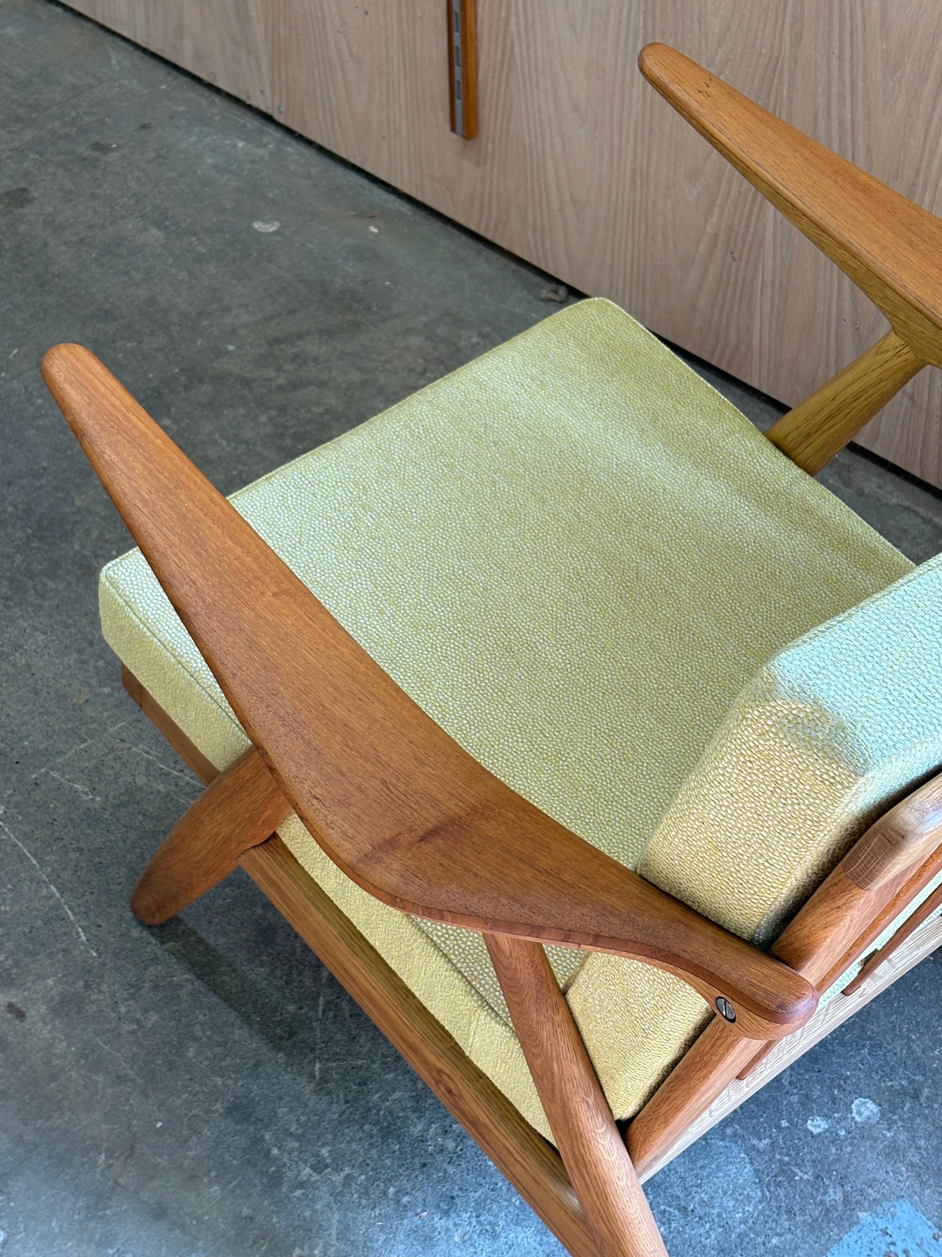 Milieu du XXe siècle Chaise longue en teck et chêne des années 1950 par Arne Hovmand-Olsen en vente