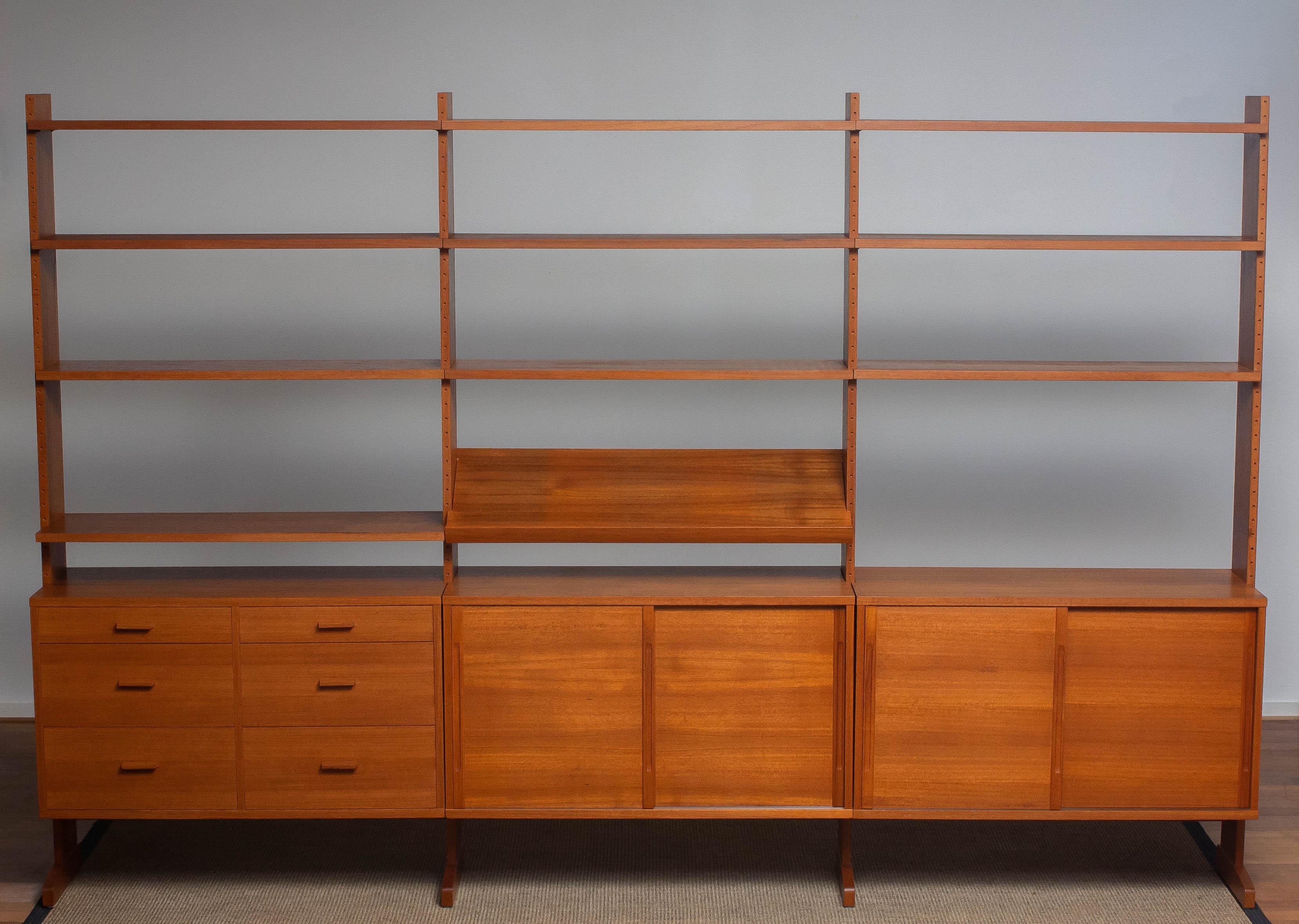 Swedish 1950s Teak Bookcase/Shelf System Model 