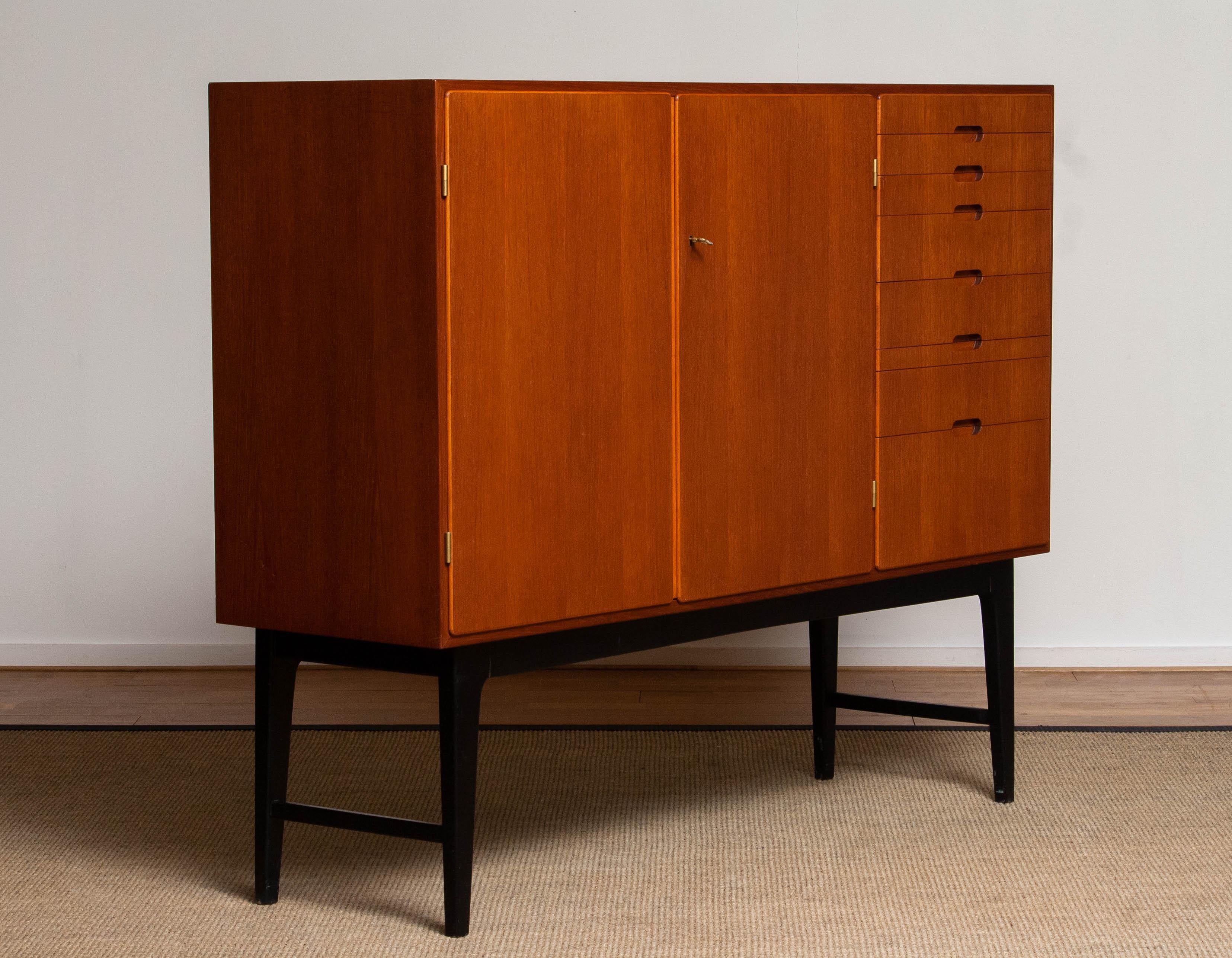 1950s   Buffet in teak, Credenze di  Carl Löfving & Söner, Svezia in vendita 4