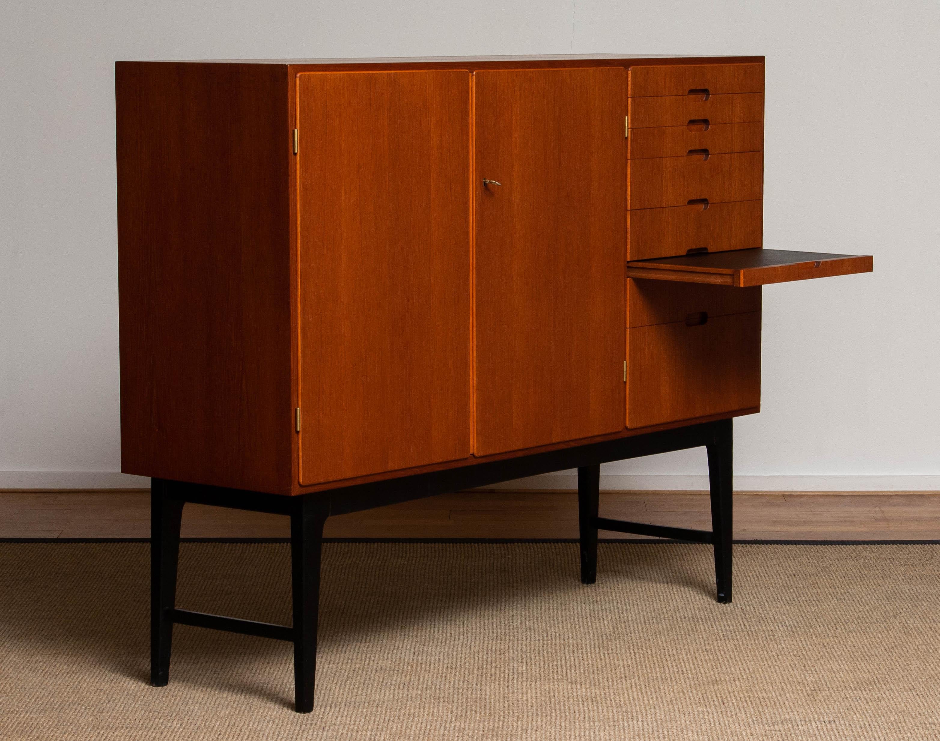 1950s   Buffet in teak, Credenze di  Carl Löfving & Söner, Svezia in vendita 5