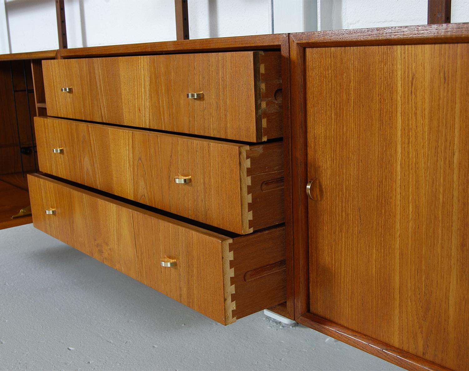 1950s Teak Danish Royal Modular Shelving System Wall Unit by Poul Cadovius 4