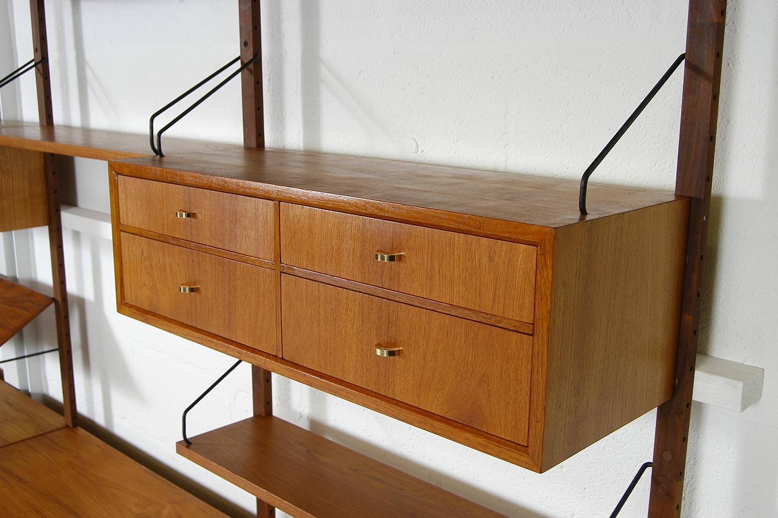 1950s Teak Danish Royal Modular Shelving System Wall Unit by Poul Cadovius 5