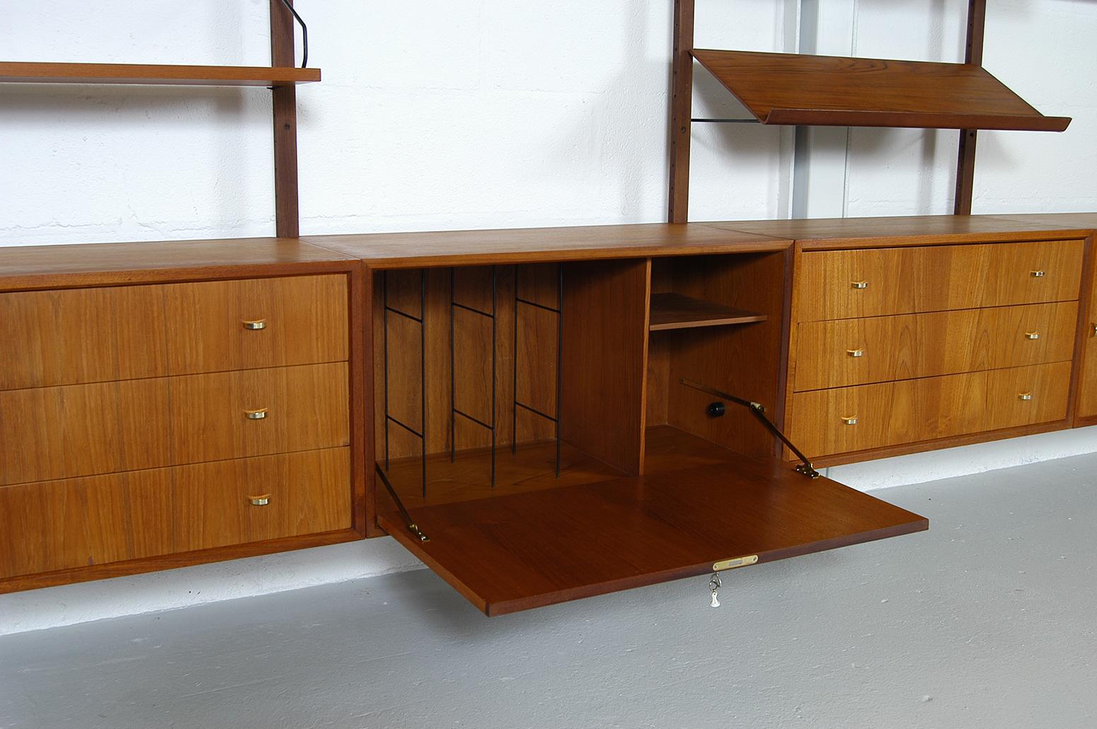 Mid-20th Century 1950s Teak Danish Royal Modular Shelving System Wall Unit by Poul Cadovius