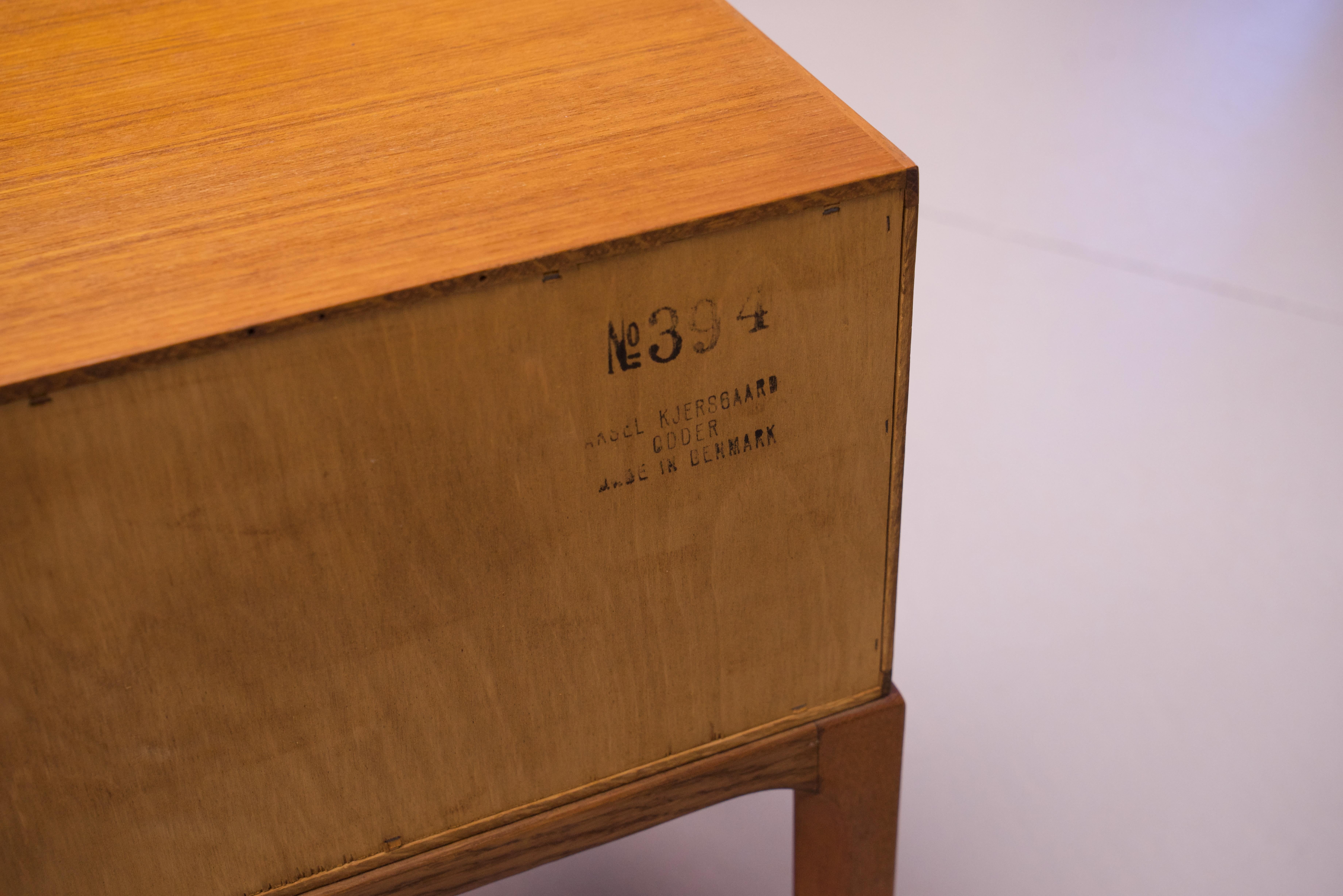 1950er Jahre Teakholz Kommode Fensterschrank Nº 394 Kai Kristiansen Aksel Kjersgaard im Angebot 8