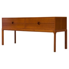 1950er Jahre Teakholz Kommode Fensterschrank Nº 394 Kai Kristiansen Aksel Kjersgaard