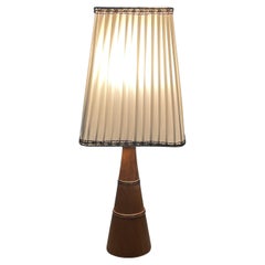 Lampe de table en teck des années 1950, fabriquée en Finlande