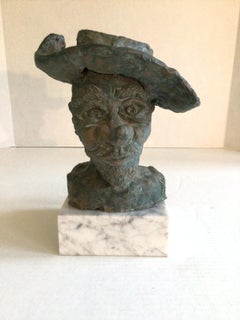 Sculpture en terre cuite de Cyrano de Bergerac sur socle en marbre, années 1950