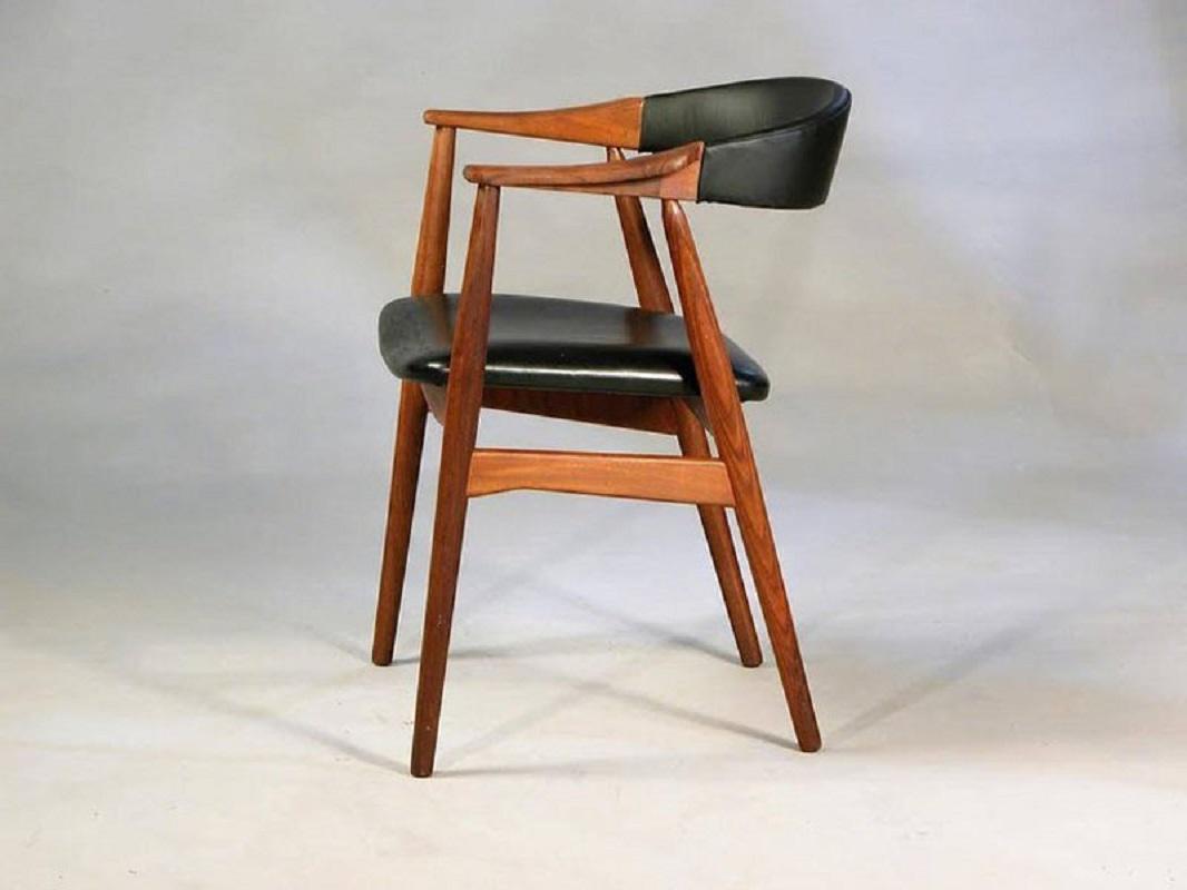 Scandinave moderne Années 1950 Th. Ensemble de six fauteuils Harlev en teck, tissu d'ameublement personnalisé en vente