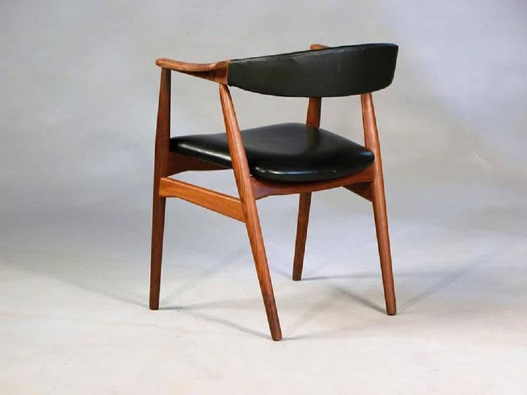 Danois Années 1950 Th. Ensemble de six fauteuils Harlev en teck, tissu d'ameublement personnalisé en vente