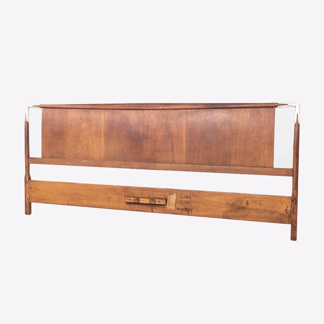1950s T.H. Robsjohn Gibbings for Widdicomb King Size Headboard in Walnut For Sale 1
