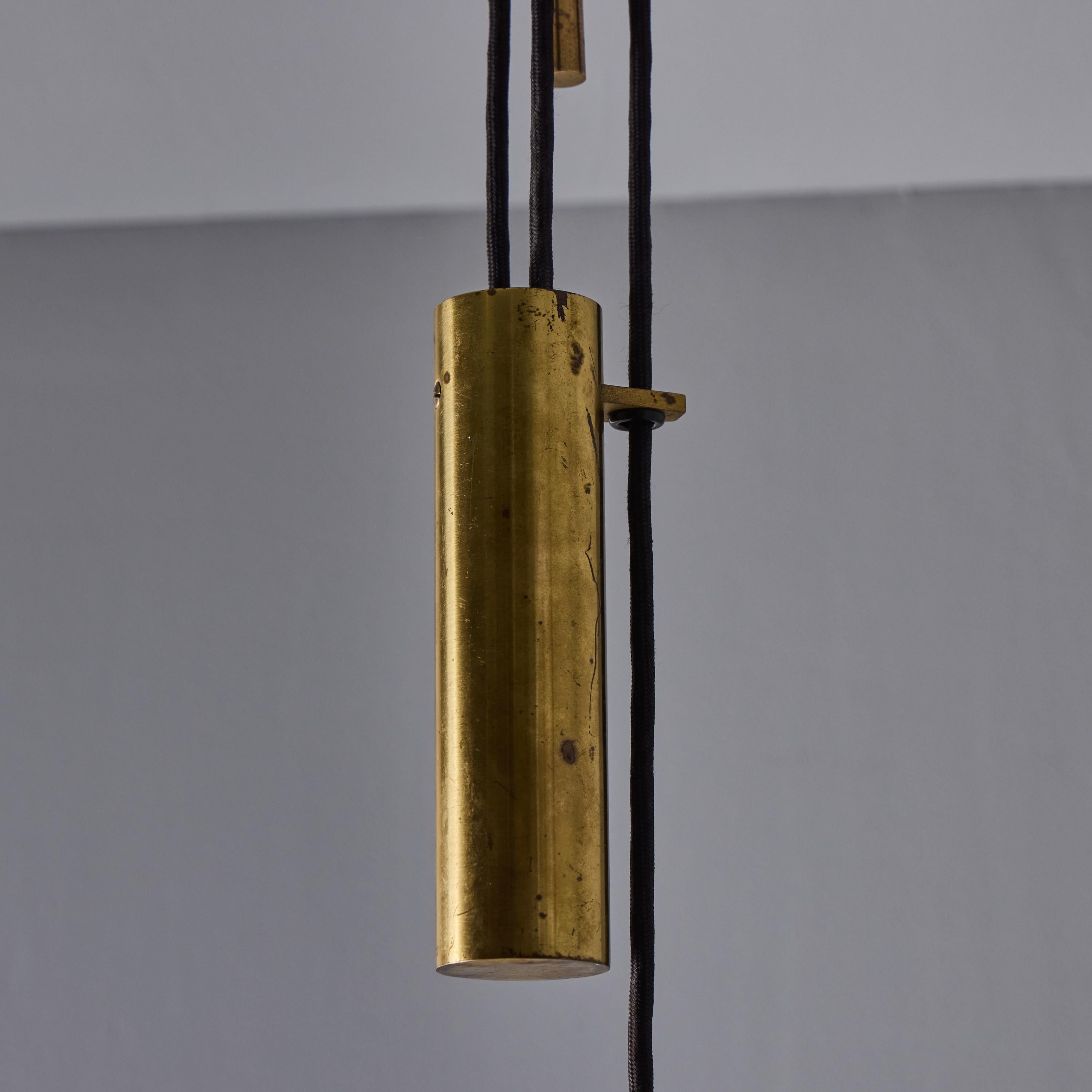 Ciondolo a contrappeso in ottone Th. Valentiner del 1950 in vendita 7