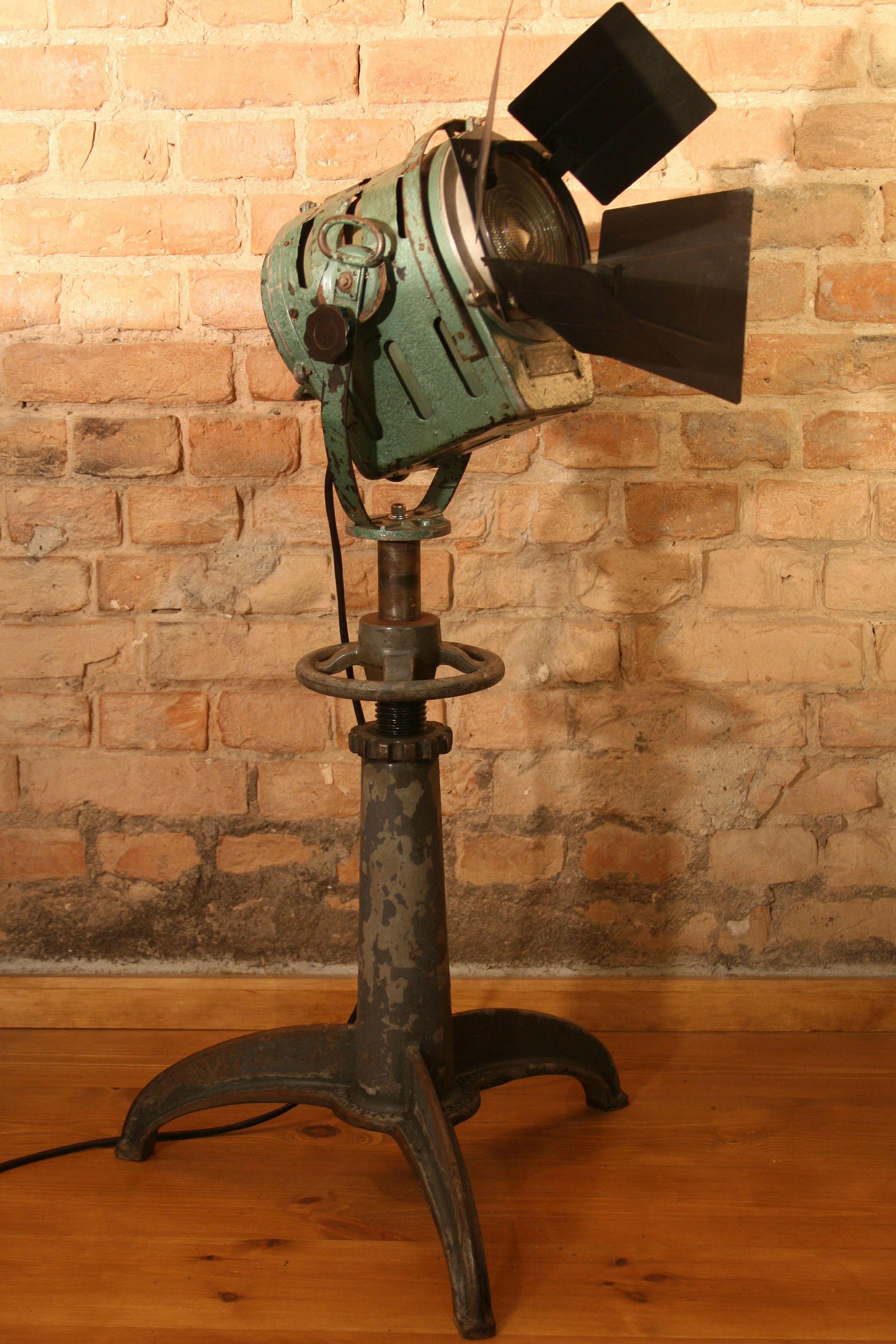 1950s Theater and Film Spotlight Model 150 For Sale 7