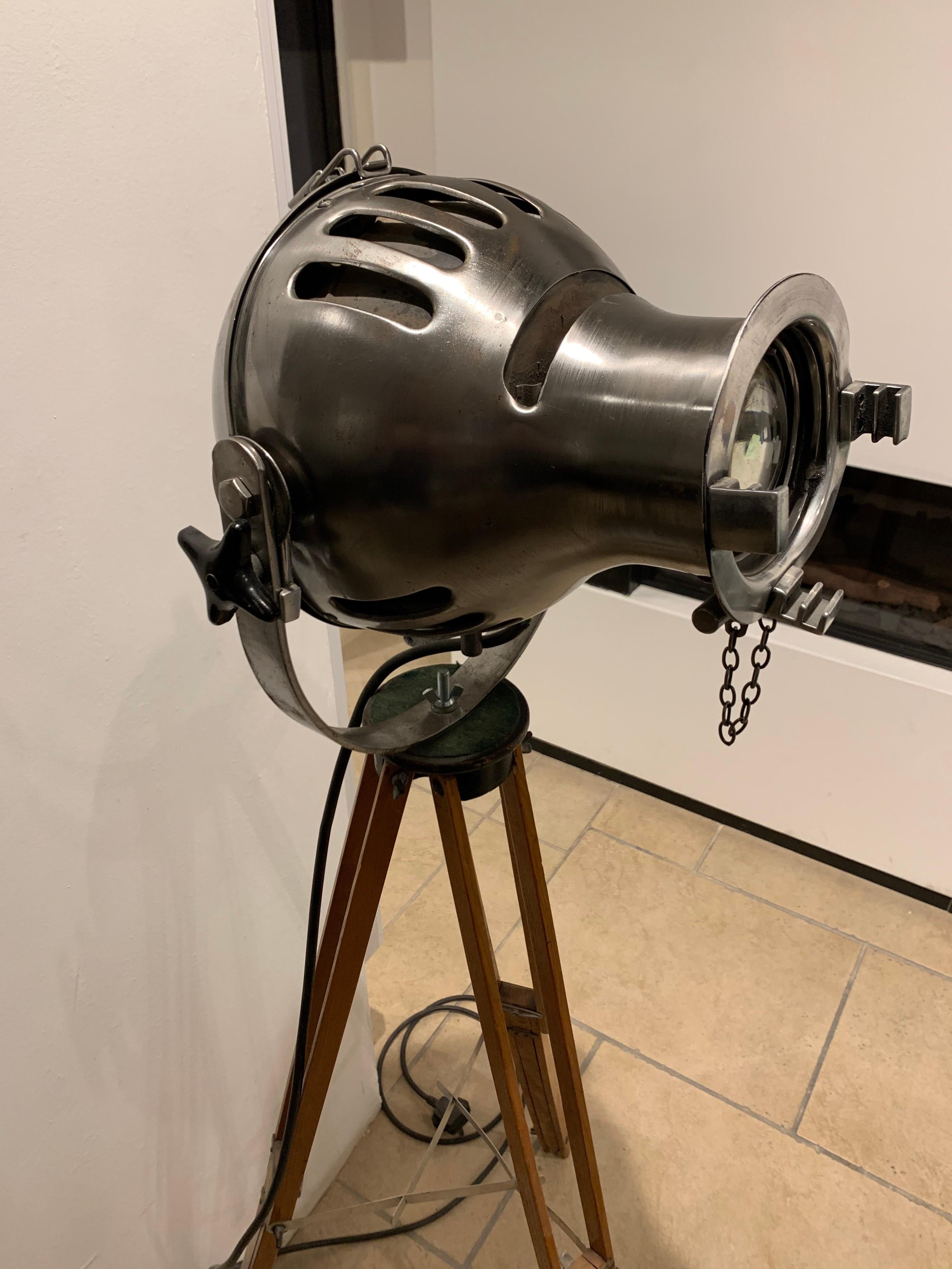 1950s Theatre Stage Light and Tripod In Good Condition In London, GB