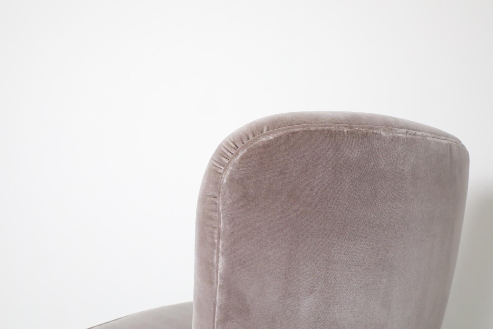 1950s Theo Ruth Lounge Chair for Artifort in Taupe Upholstery by Knoll For Sale 12