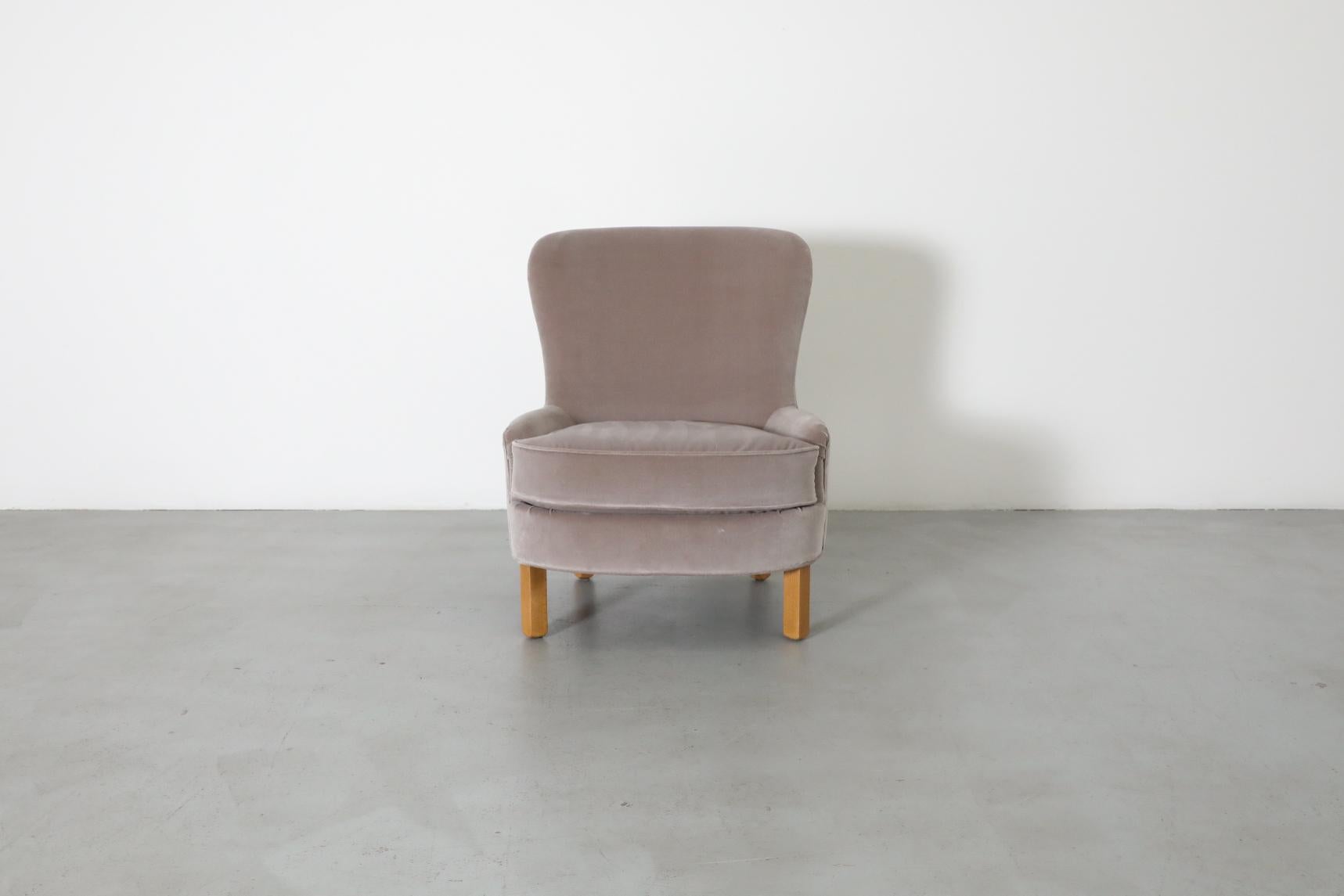Mid-Century Modern 1950s Theo Ruth Lounge Chair for Artifort in Taupe Upholstery by Knoll For Sale