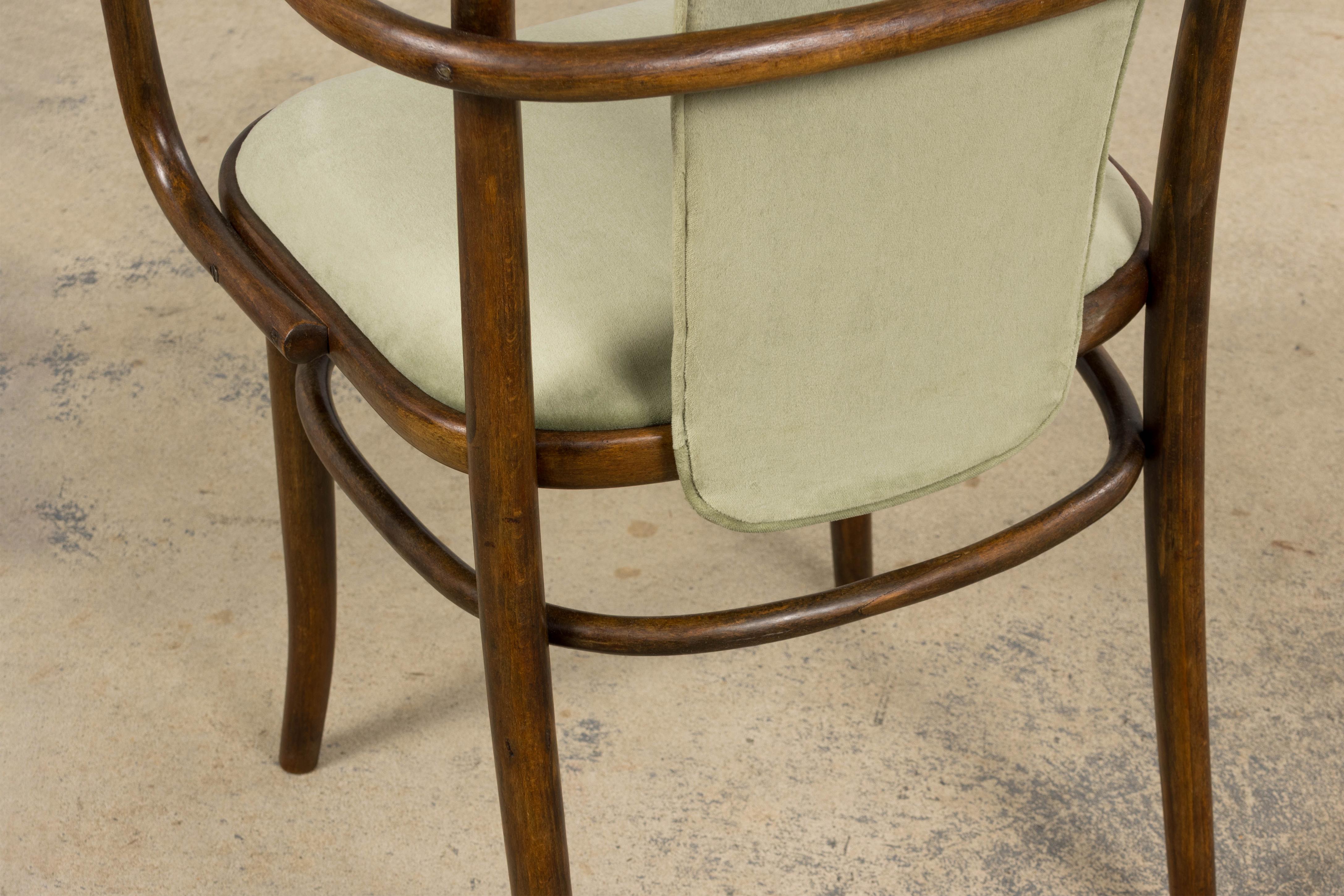 1950er Thonet Bugholzsessel in Weidengrünem Samt - 6er Set im Angebot 7