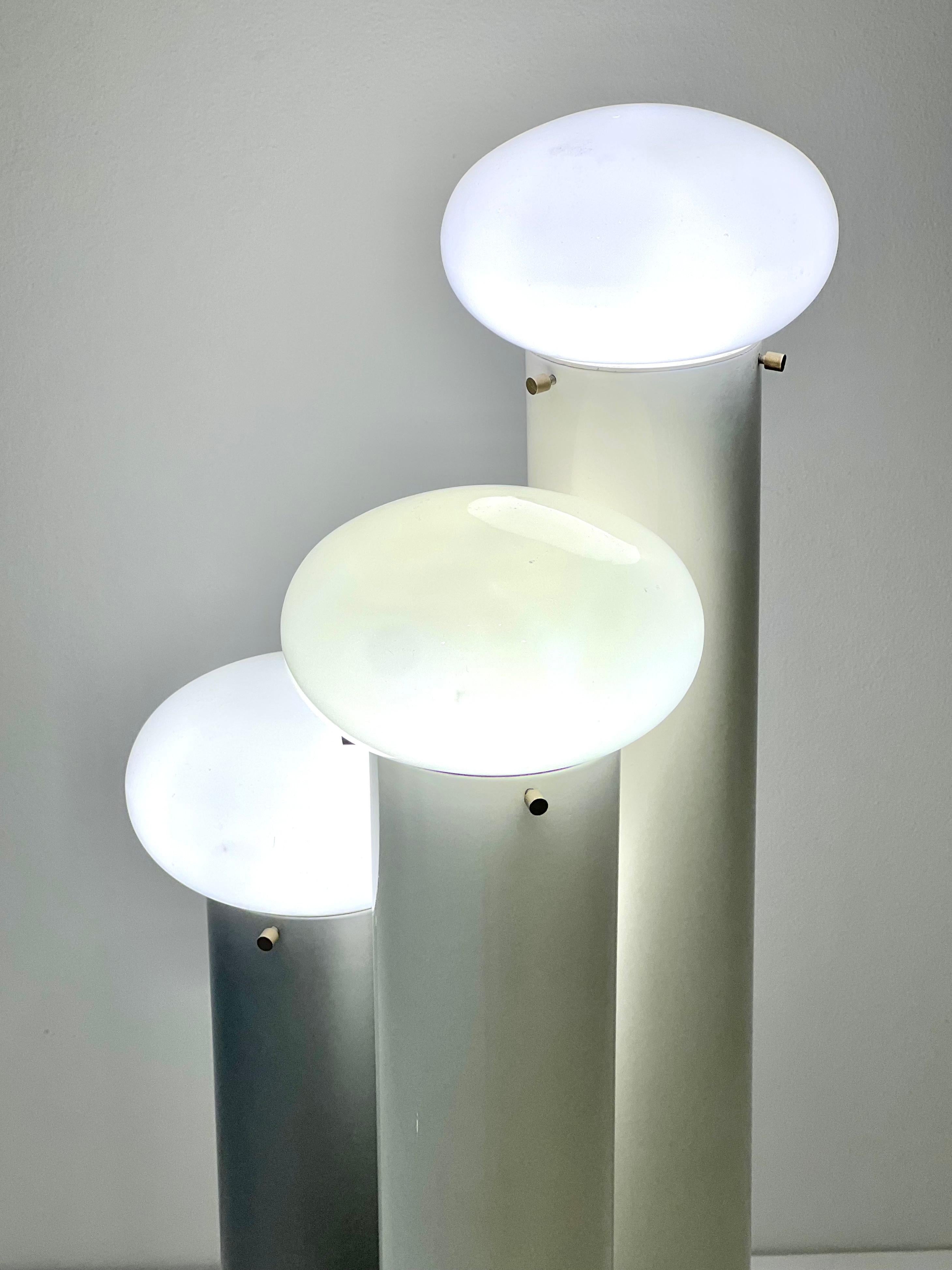 Lampe de table italienne à trois lumières des années 1950 en vente 6