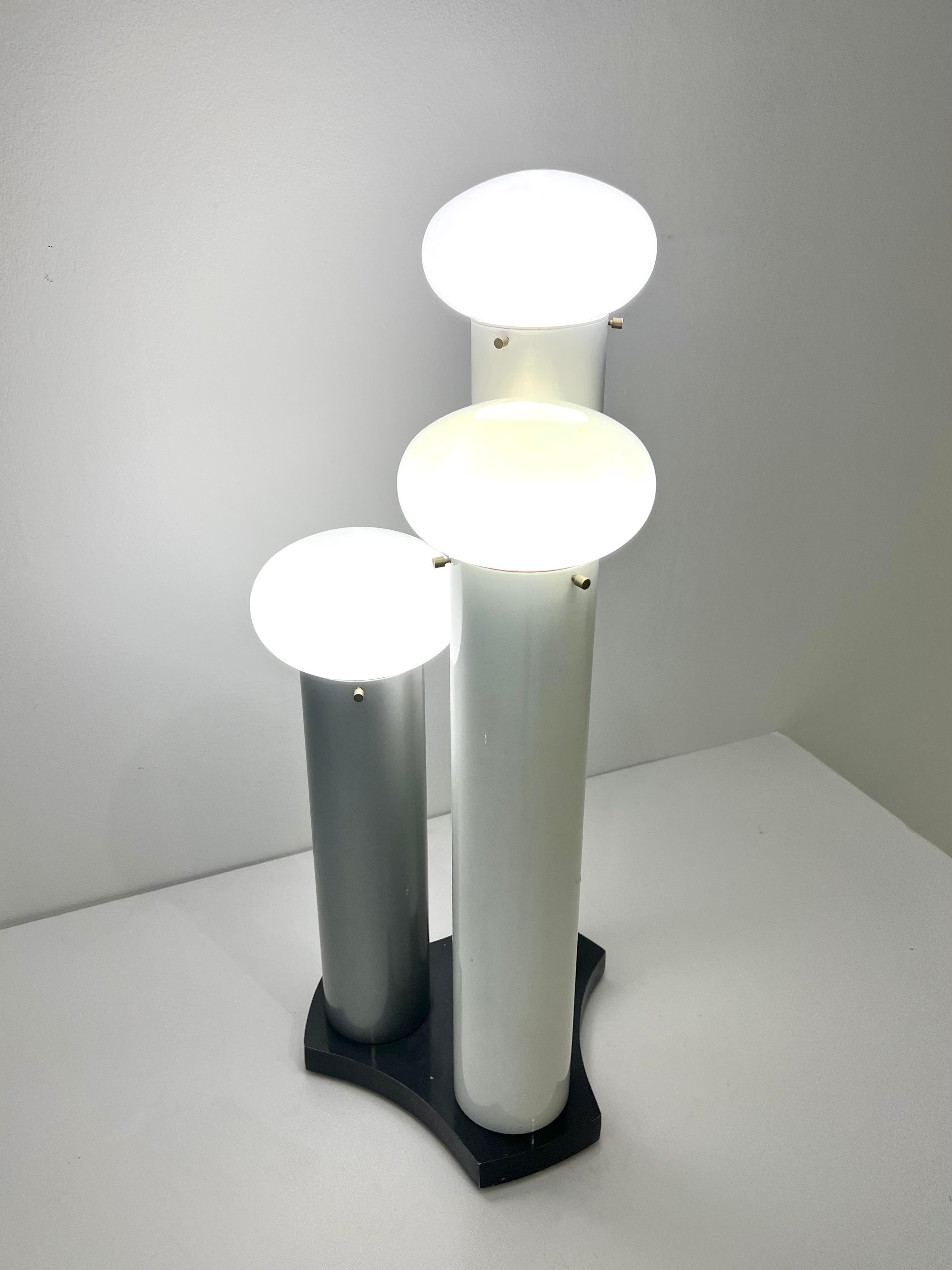 Lampe de table italienne à trois lumières des années 1950 en vente 7