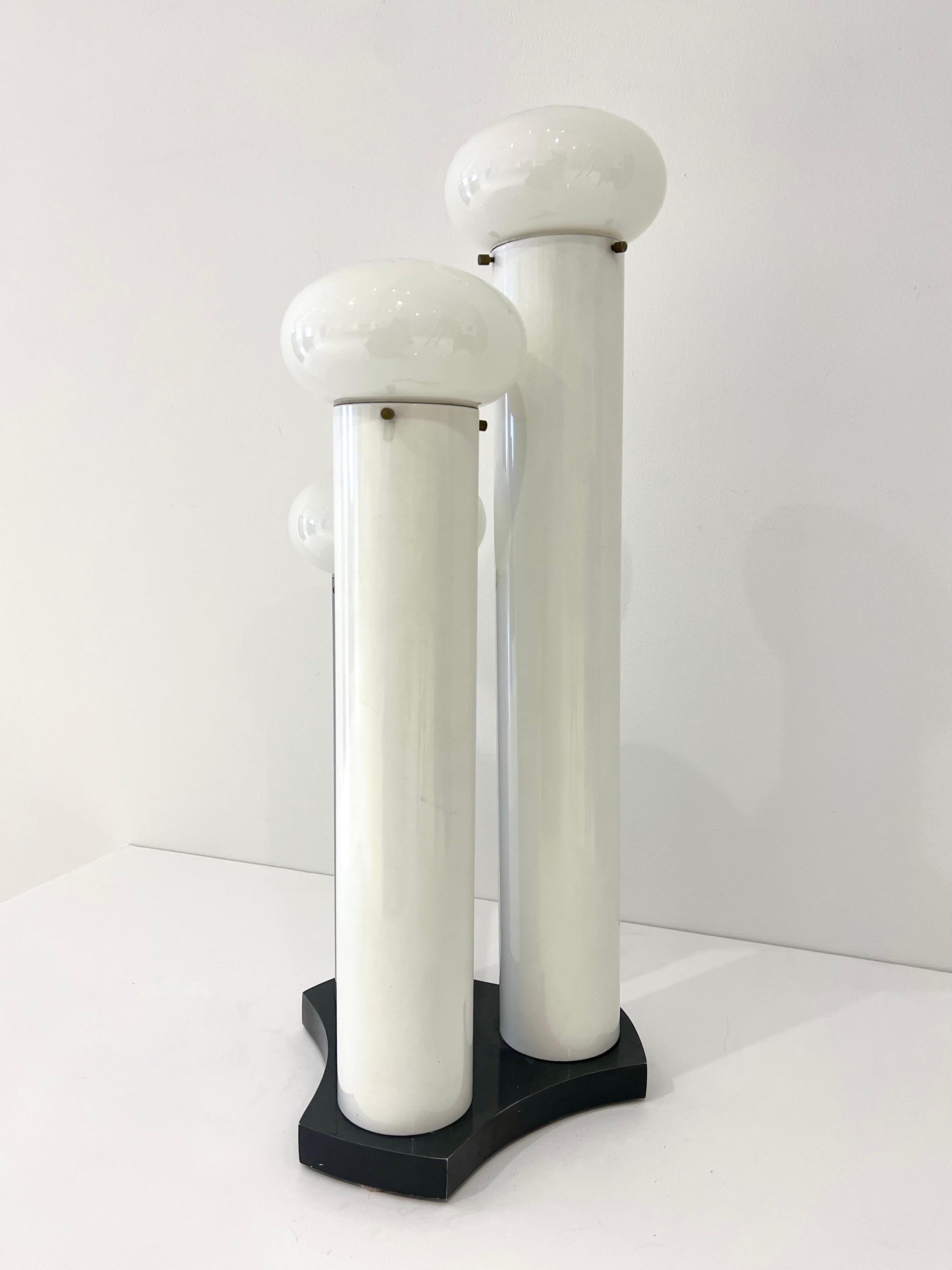 Mid-Century Modern Lampe de table italienne à trois lumières des années 1950 en vente