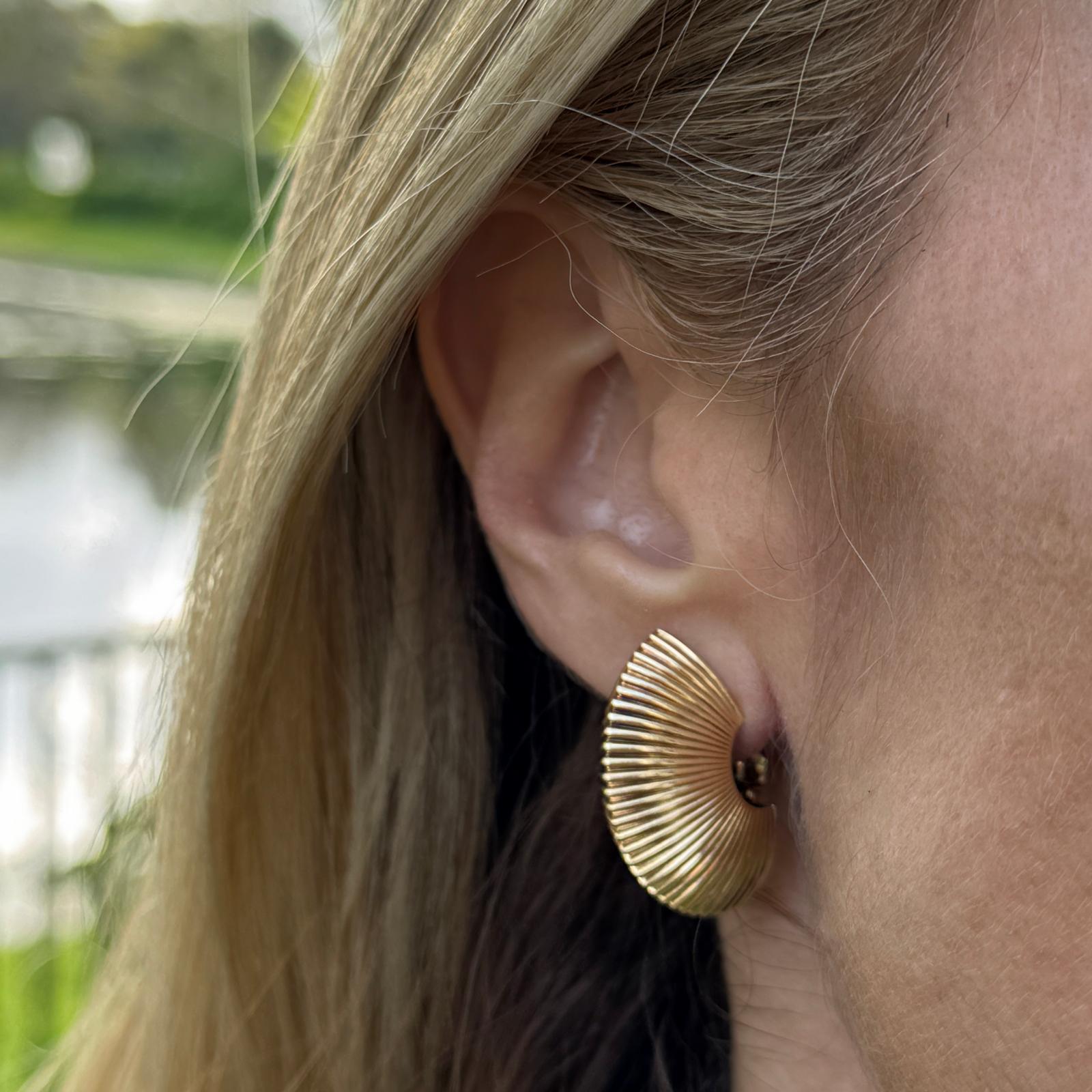 1950's Tiffany & Company Fluted ‘Shrimp’ 14 Karat Yellow Gold Earclip Earrings In Excellent Condition In Boca Raton, FL