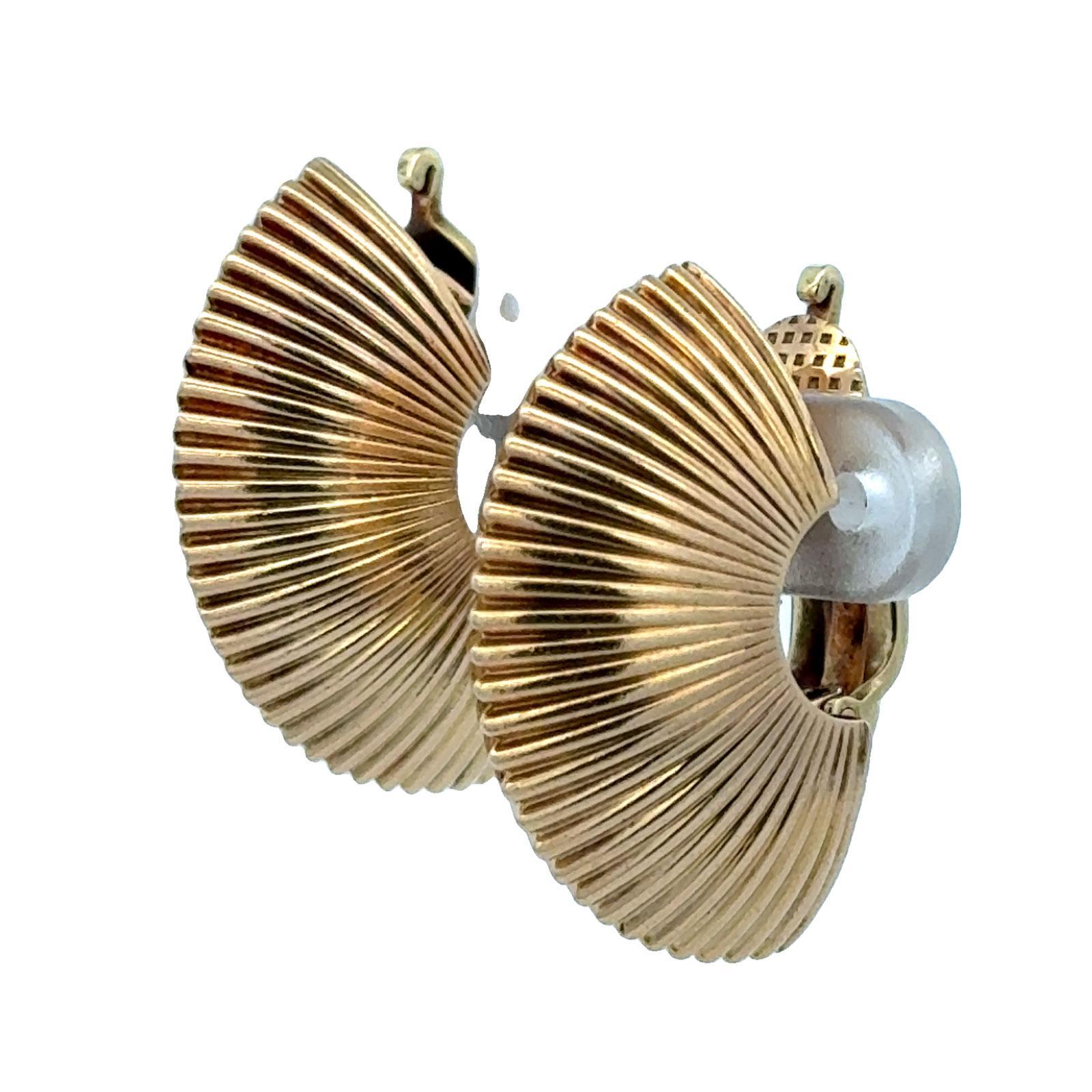 Women's 1950's Tiffany & Company Fluted ‘Shrimp’ 14 Karat Yellow Gold Earclip Earrings