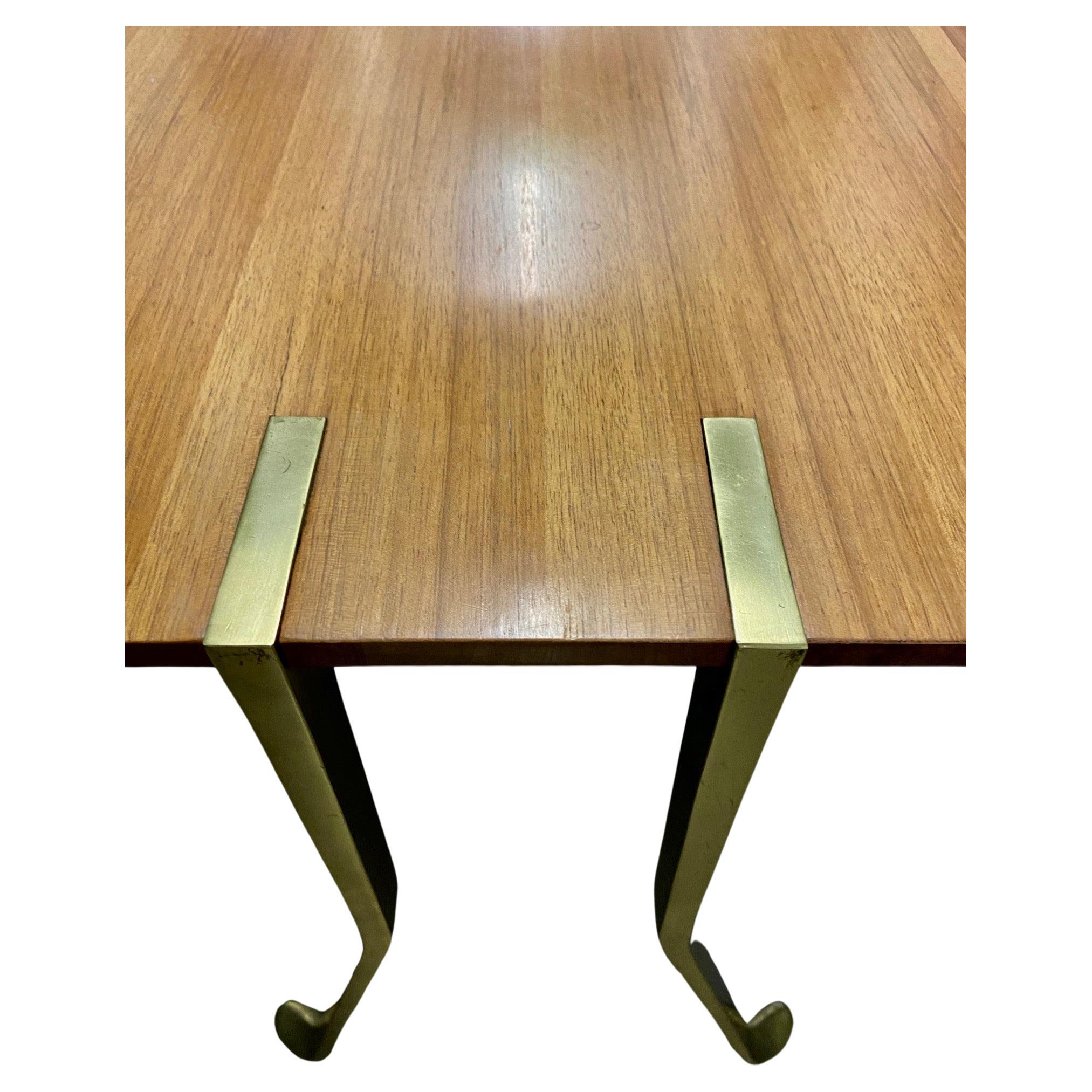 1950's to 60's Side or Coffee Table with unusually shaped solid metal legs Moderno de mediados de siglo en venta