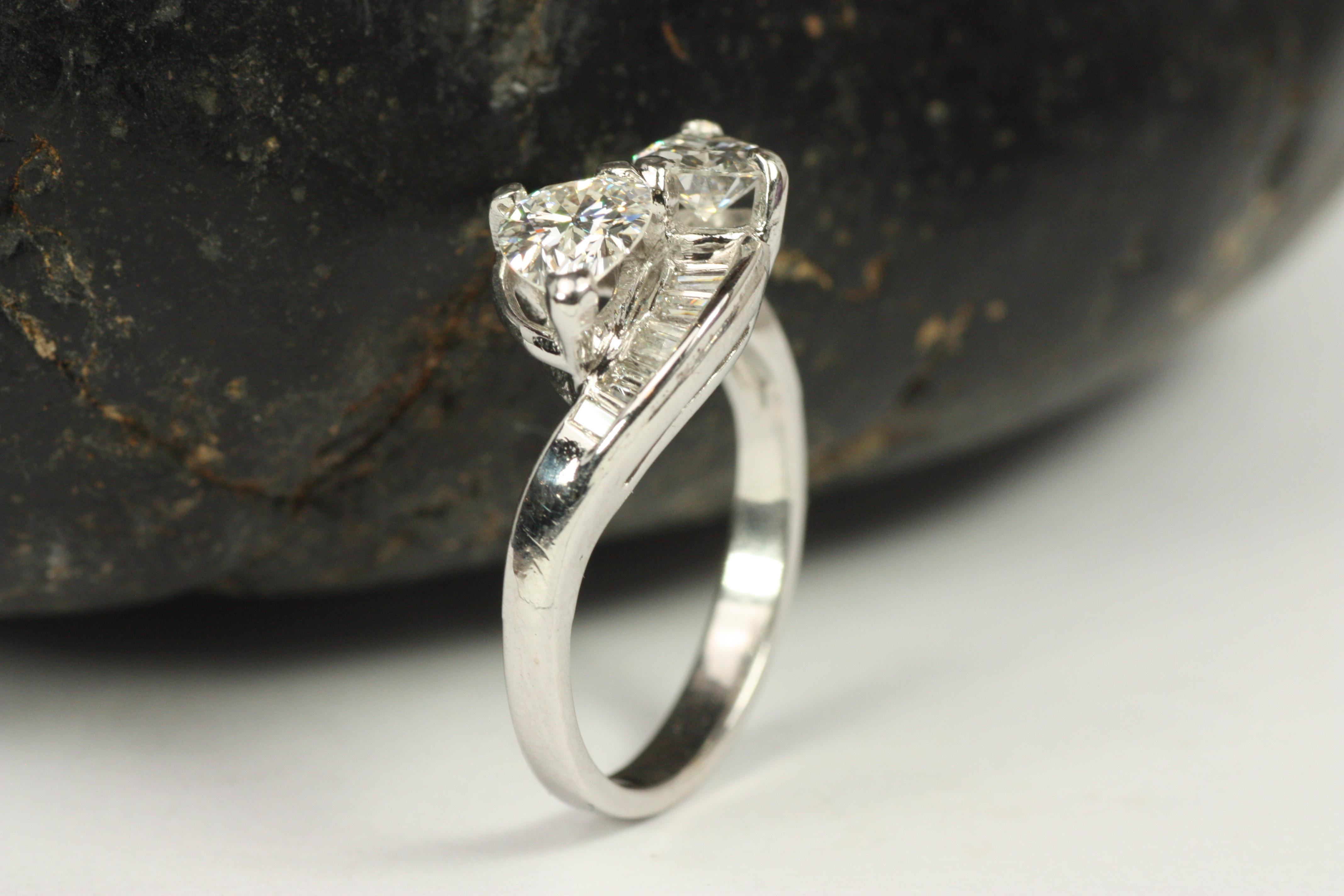 1950s Toi et Moi 1.50 Carat Total Diamond Pear and Baguette Cut Engagement Ring en vente 3