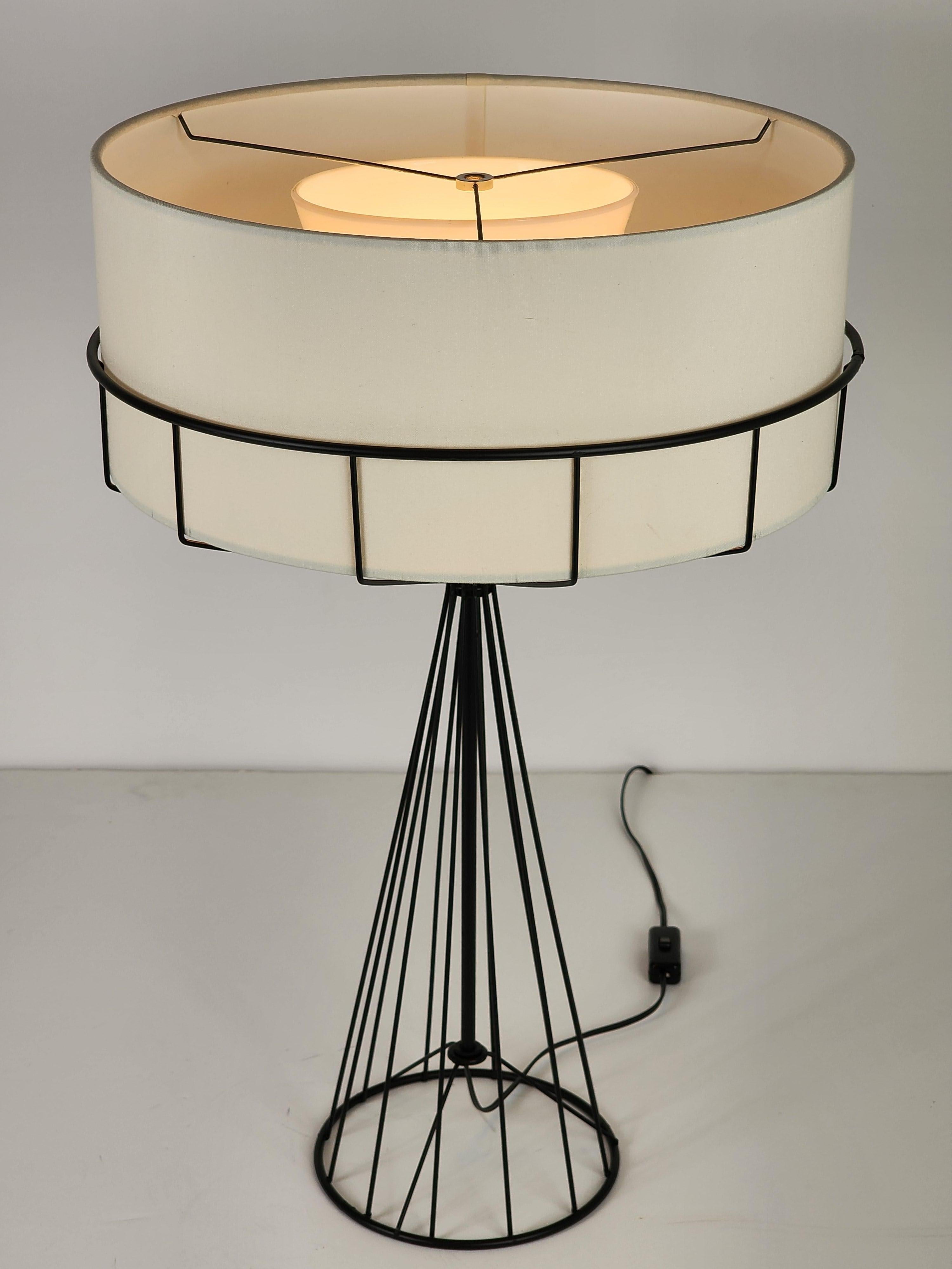 Smaltato Lampada da tavolo Tony Paul del 1950 della serie Wire , USA in vendita