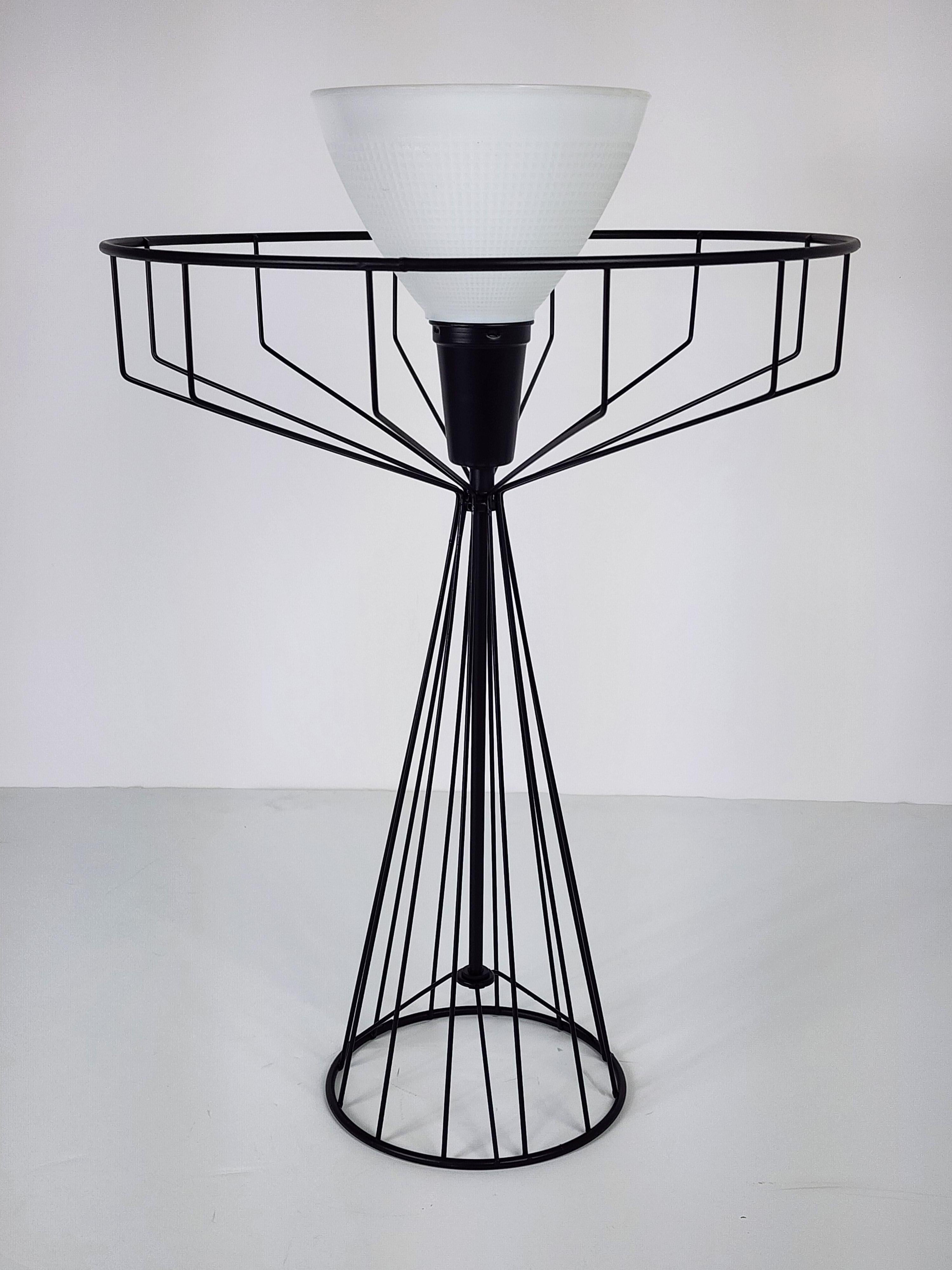 Acciaio Lampada da tavolo Tony Paul del 1950 della serie Wire , USA in vendita