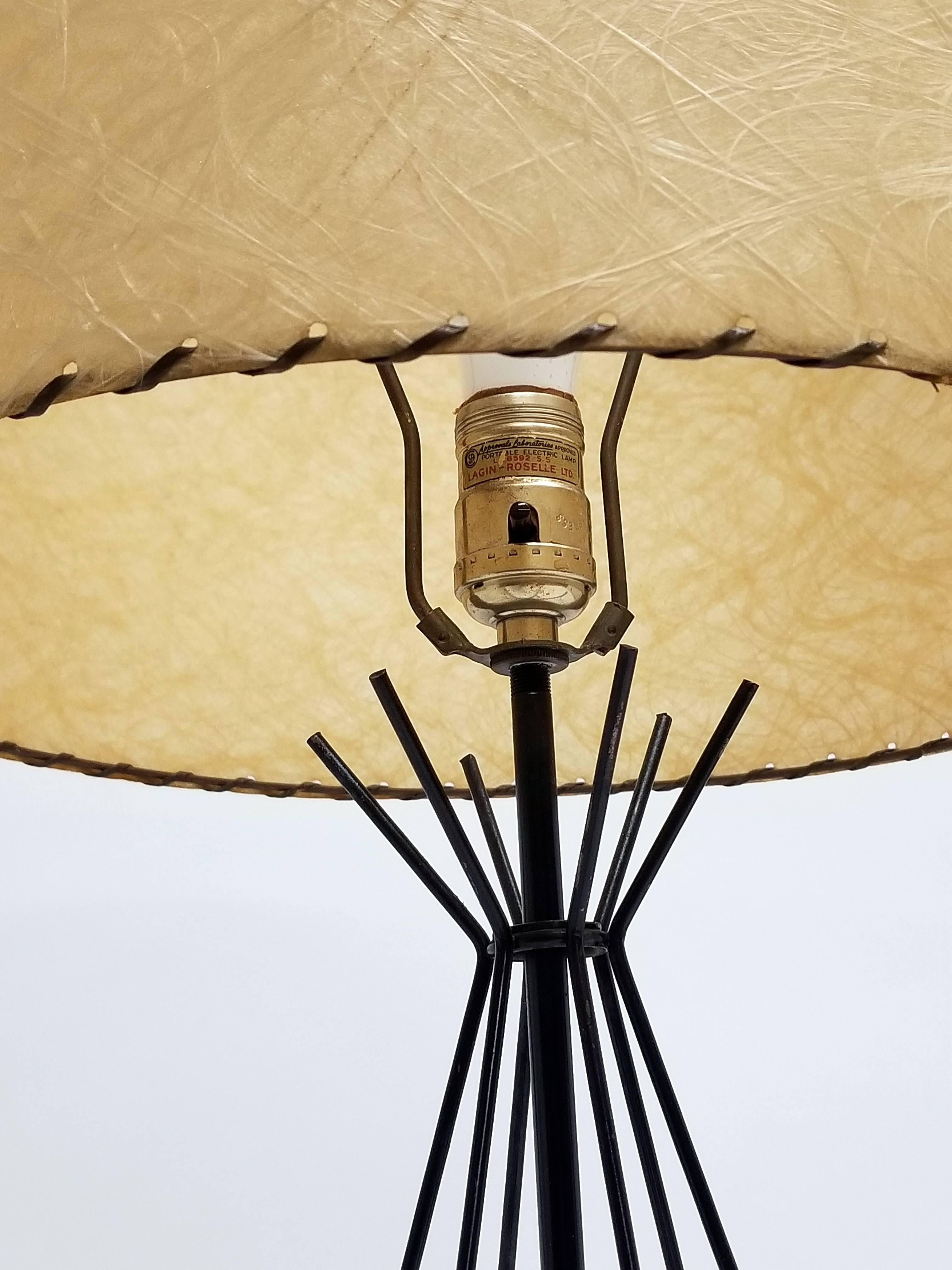 1950s Tony Paul Wire Table Lamp, USA In Good Condition In St- Leonard, Quebec